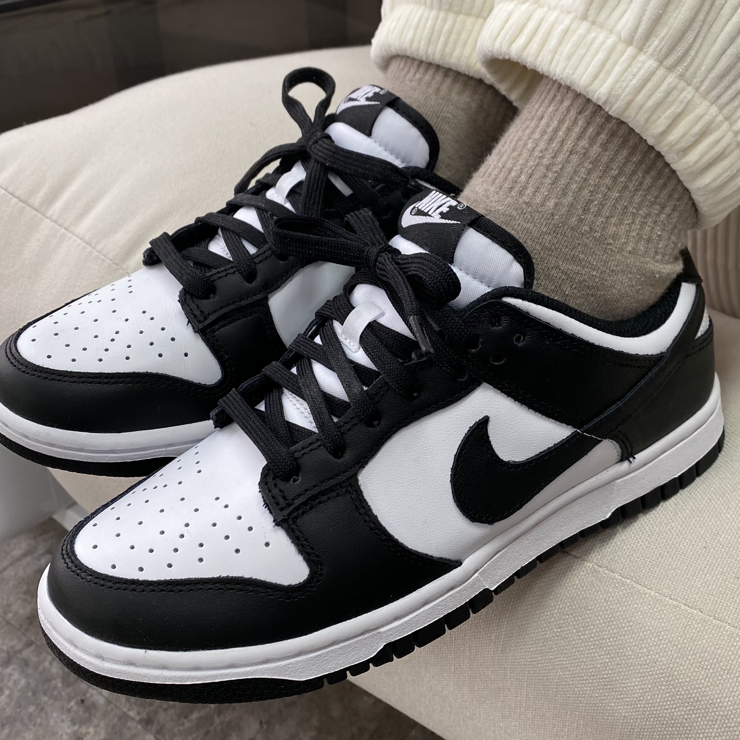 (W) Nike Dunk Low Black 착용 스타일