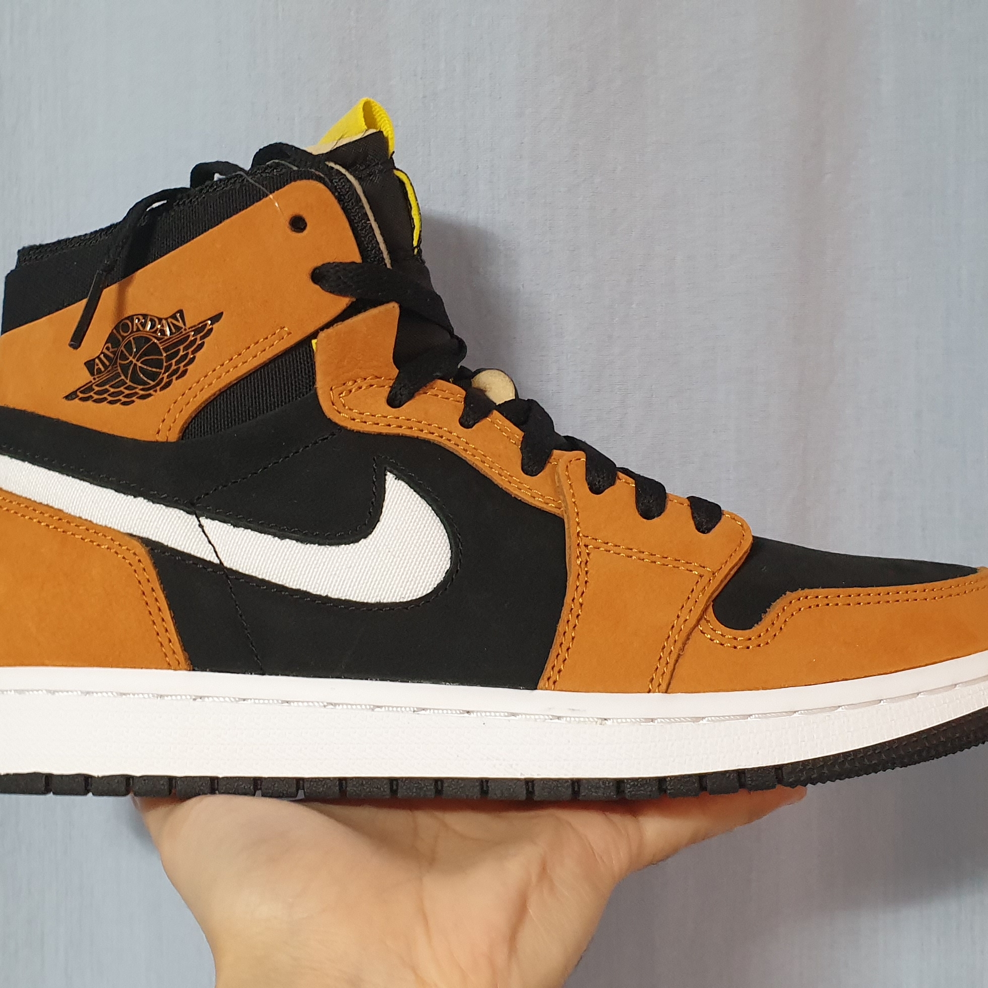 Jordan 1 Zoom Air CMFT Monarch Orange 착용 스타일 - 1