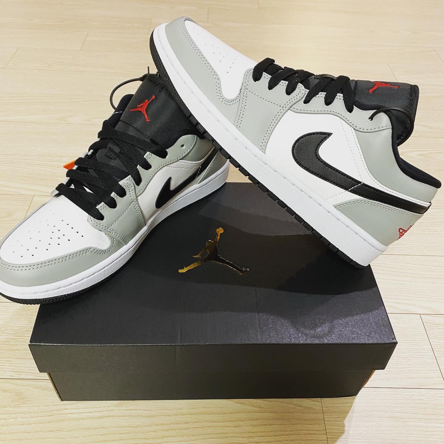 Jordan 1 Low Light Smoke Grey 착용 스타일 - 3