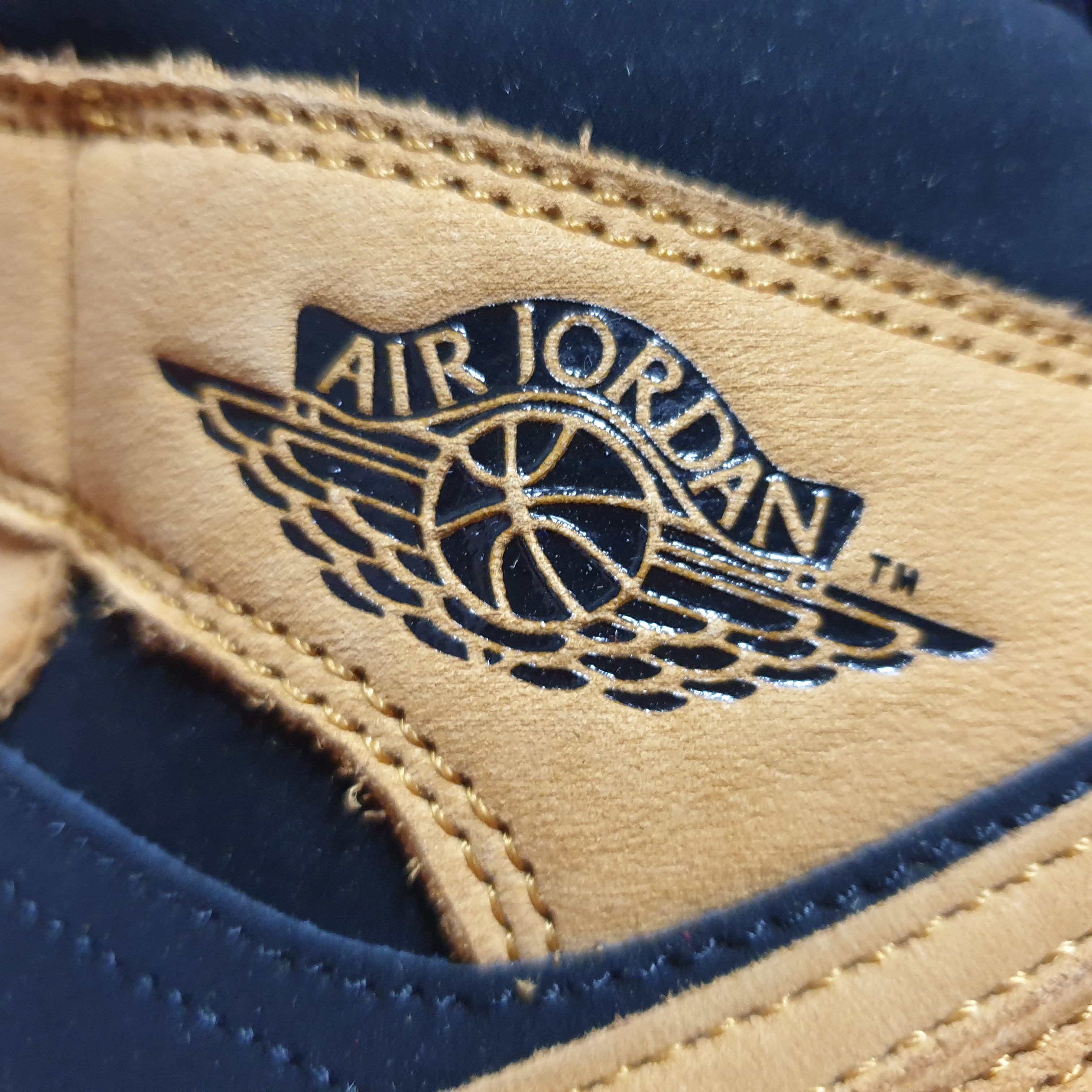 (W) Jordan 1 Mid SE Desert Ochre 착용 스타일 - 5