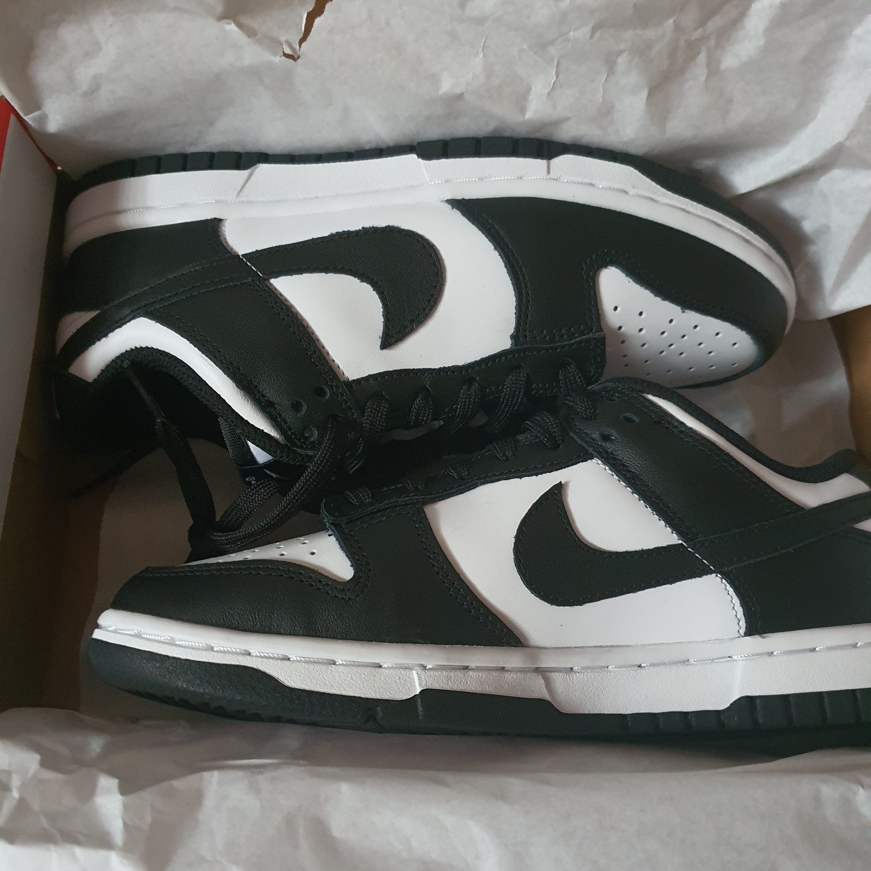 (W) Nike Dunk Low Black 착용 스타일 - 2