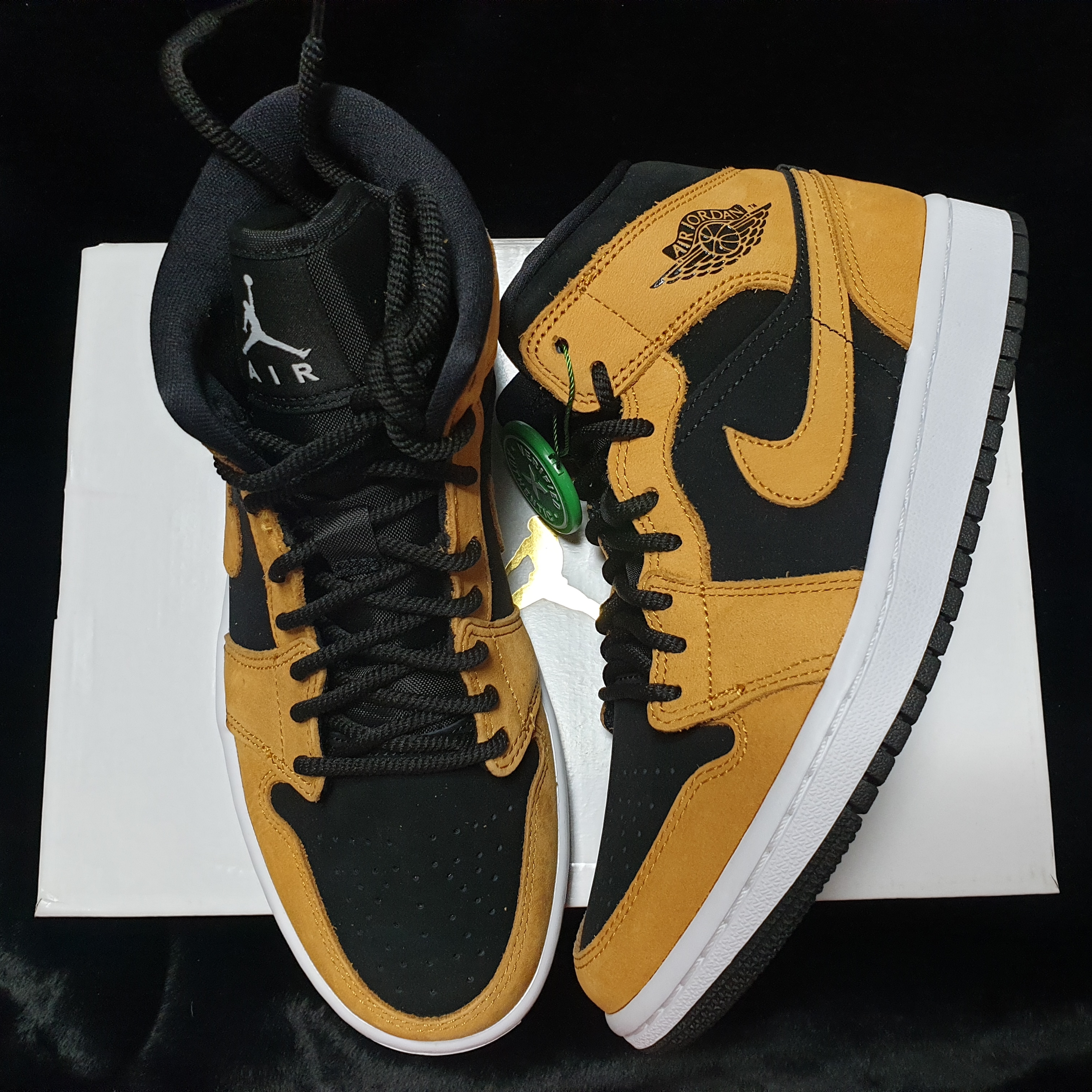 (W) Jordan 1 Mid SE Desert Ochre 착용 스타일 - 3
