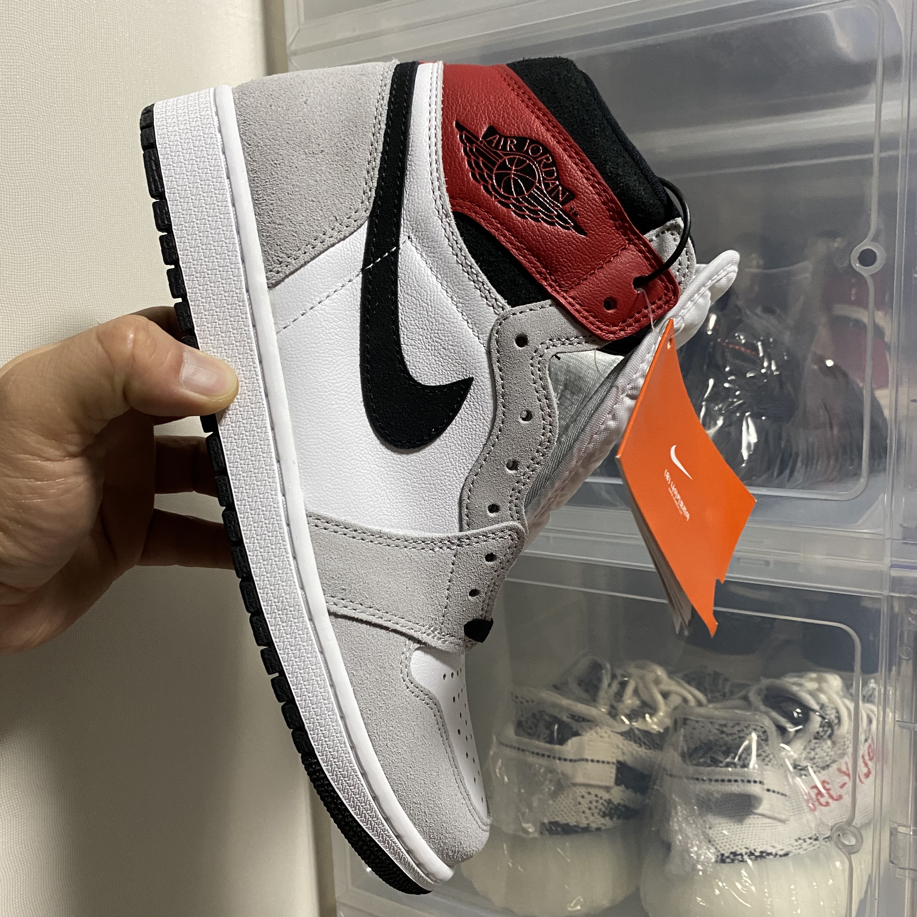 Jordan 1 Retro High OG Light Smoke Grey 착용 스타일 - 1