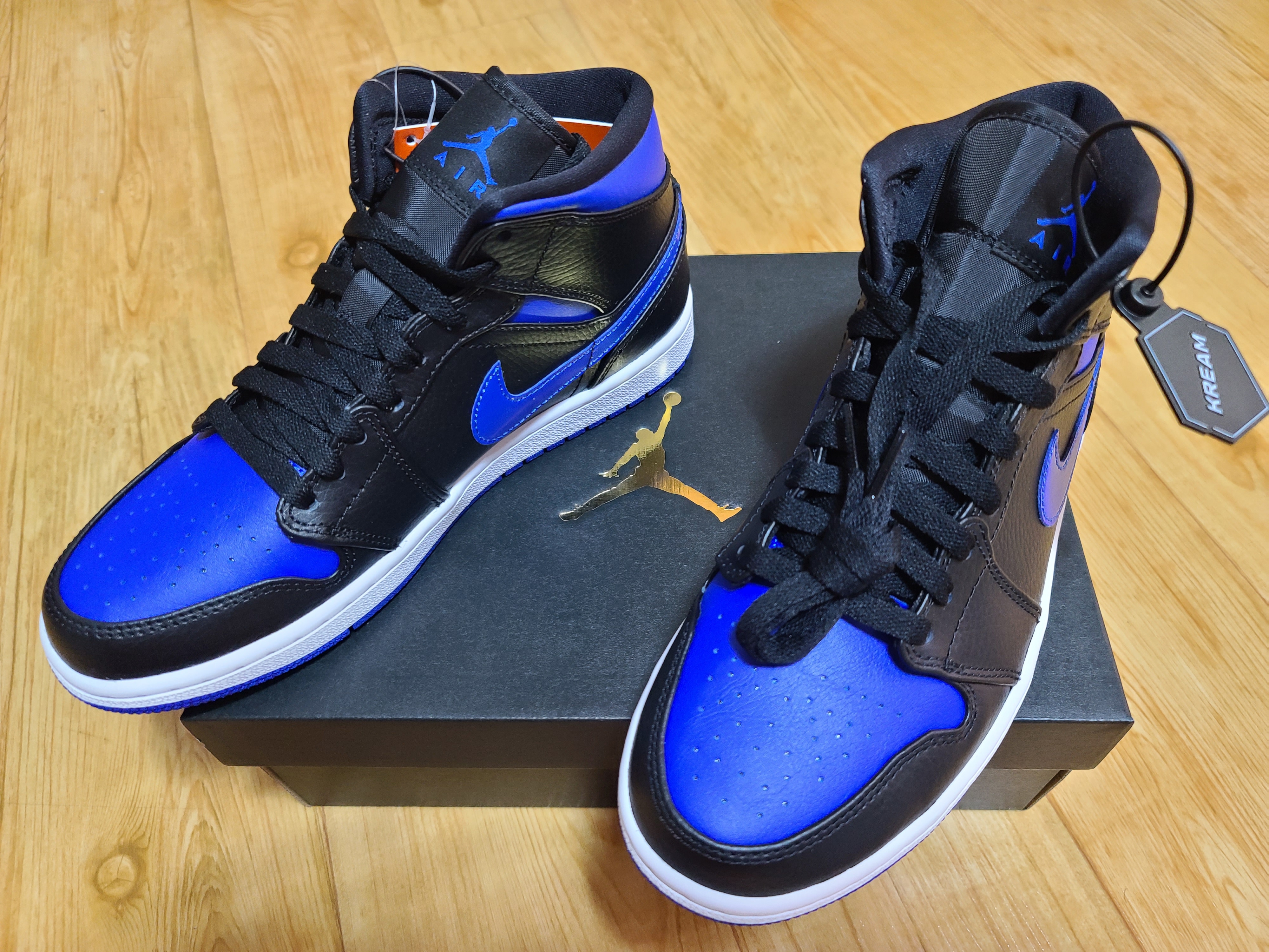 Jordan 1 Mid Royal 2020 착용 스타일 - 2