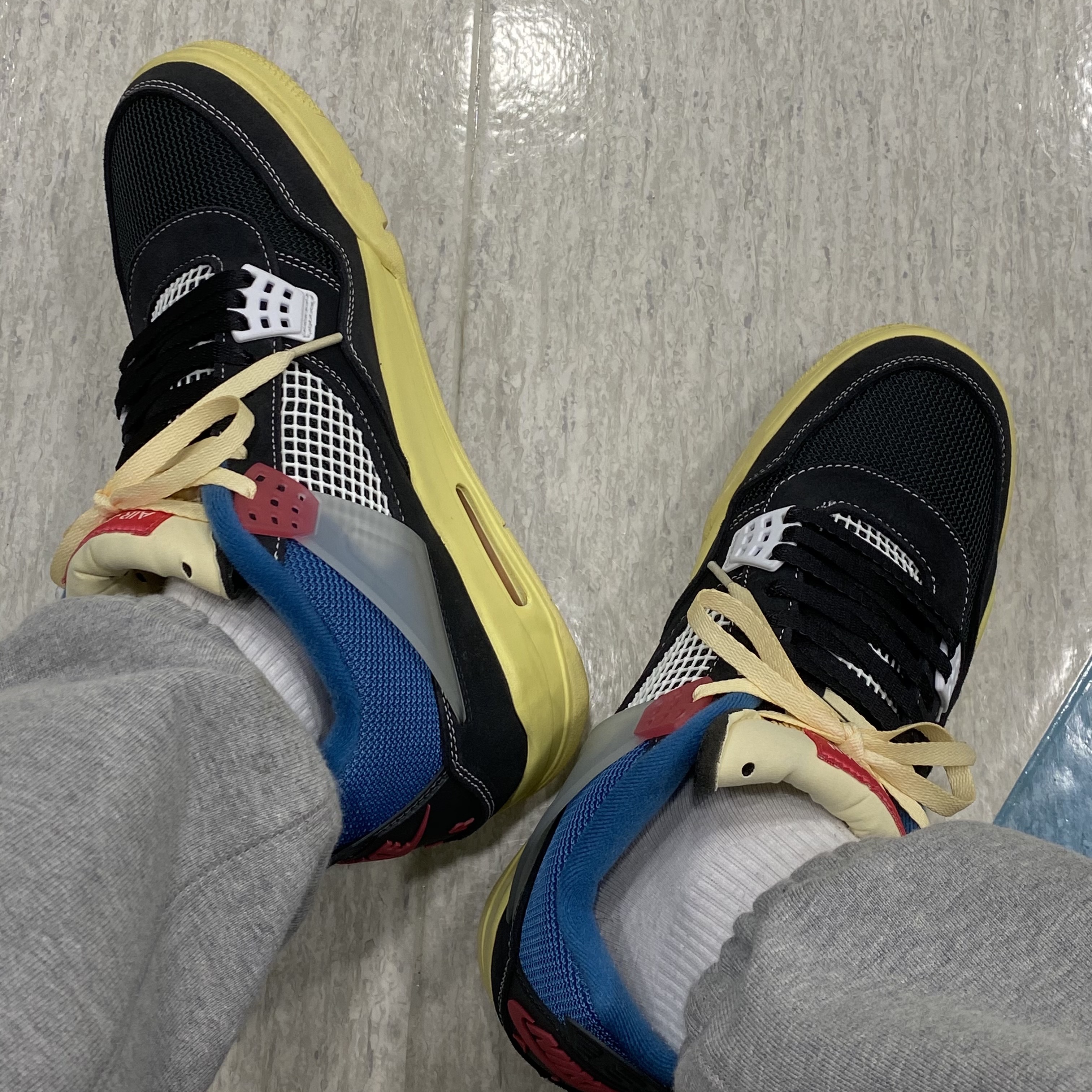 Jordan 4 x Union Retro Off Noir 착용 스타일