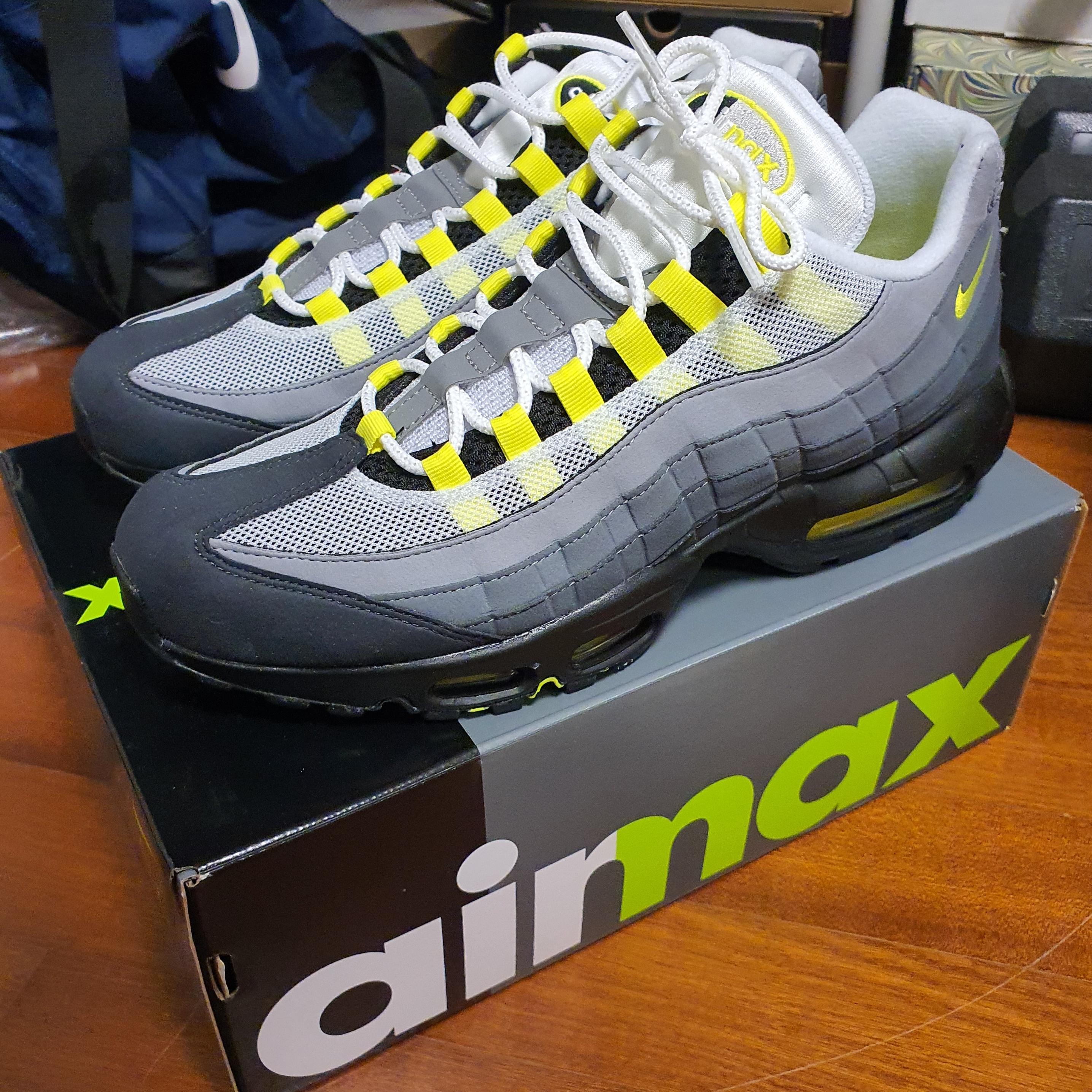 Nike Air Max 95 OG Neon Yellow 2020 착용 스타일