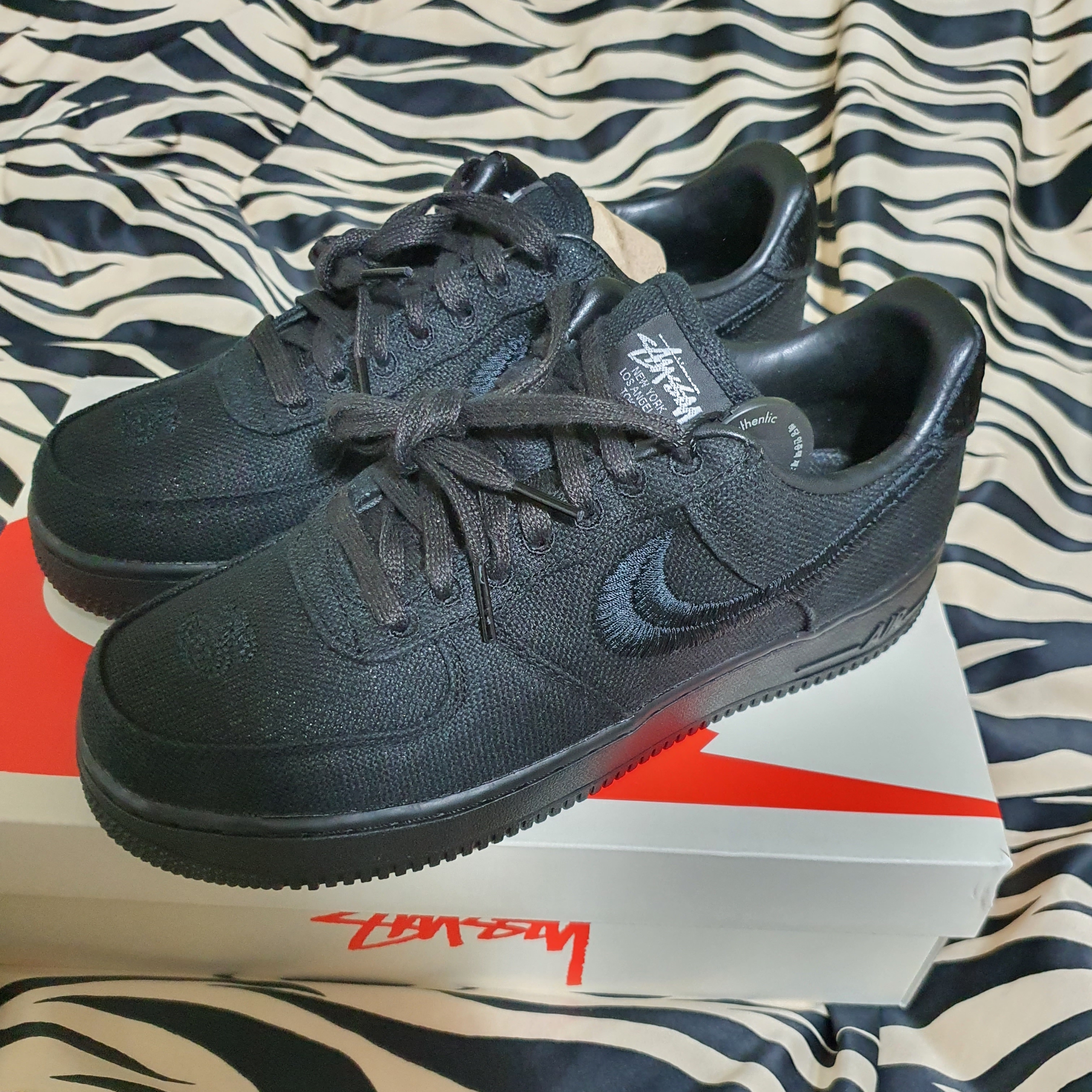 Nike x Stussy Air Force 1 Low Triple Black 착용 스타일