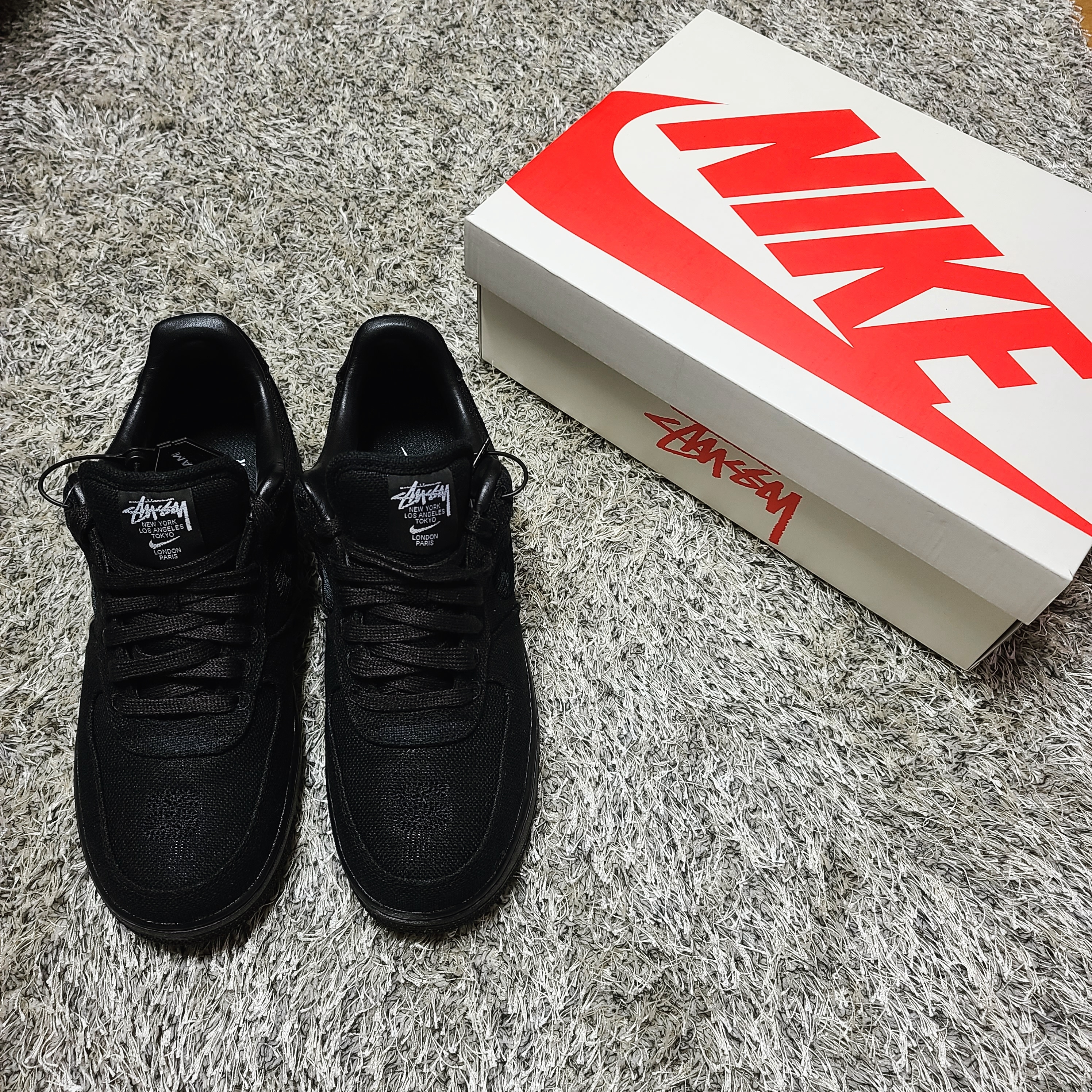 Nike x Stussy Air Force 1 Low Triple Black 착용 스타일