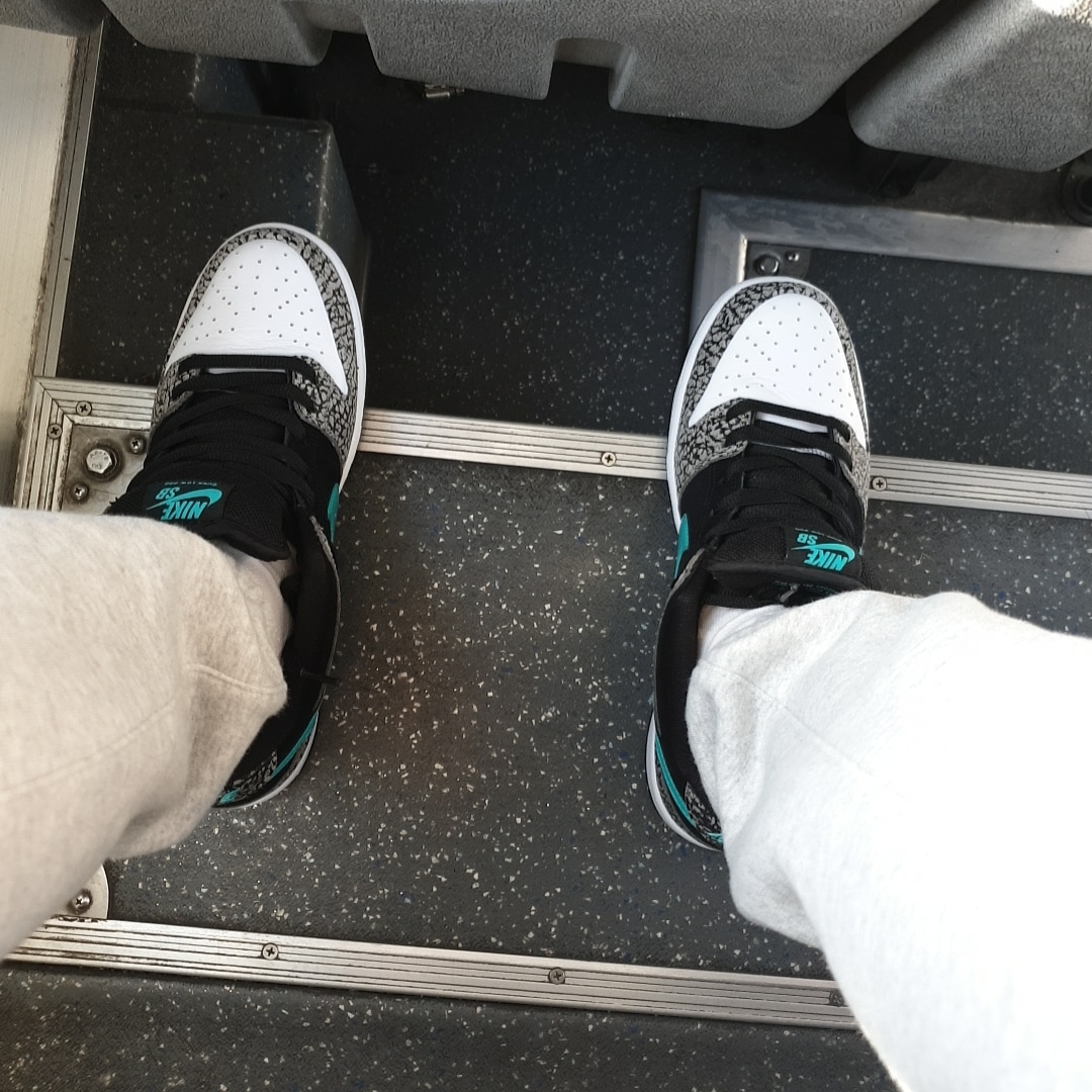 Nike SB Dunk Low Pro Clear Jade, Essentials Sweatpants Heather Grey - 20FW 착용 스타일