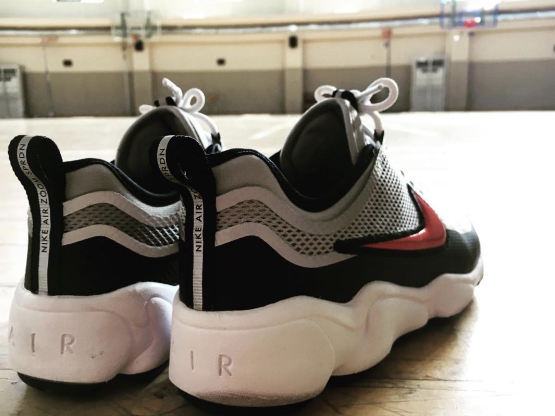 Nike Air Zoom Spiridon Ultra Metallic Silver Desert Red 착용 스타일