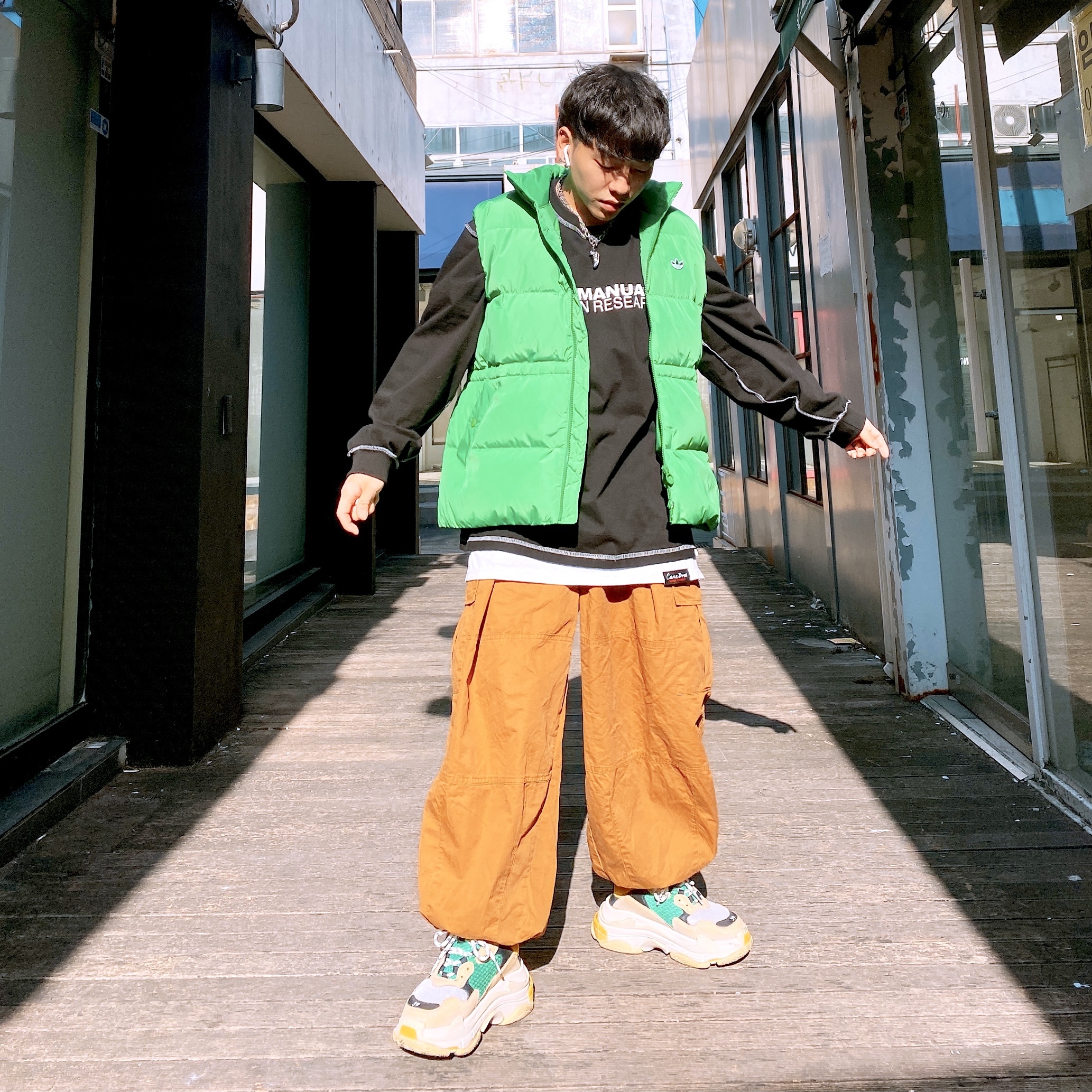 Balenciaga Triple S Yellow Green 착용 스타일