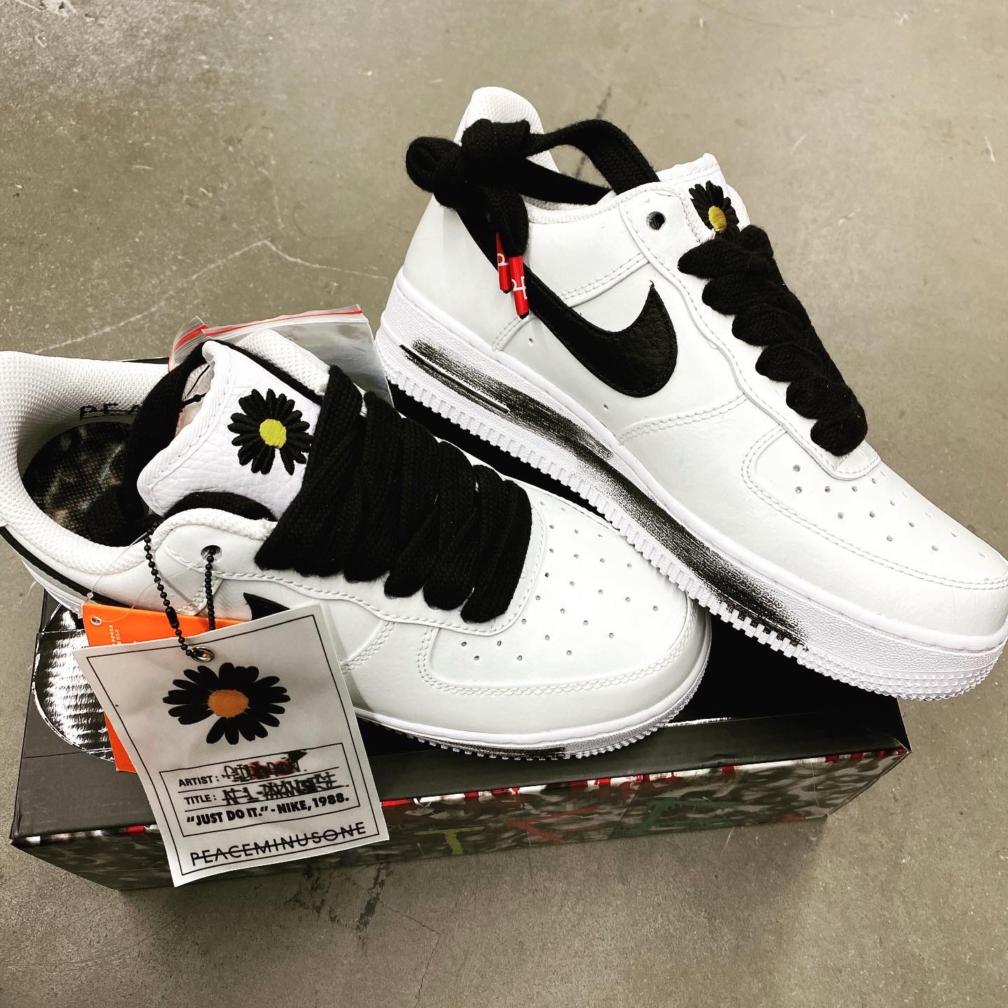 Nike x Peaceminusone Air Force 1 Low Para-Noise 2.0 착용 스타일 - 2