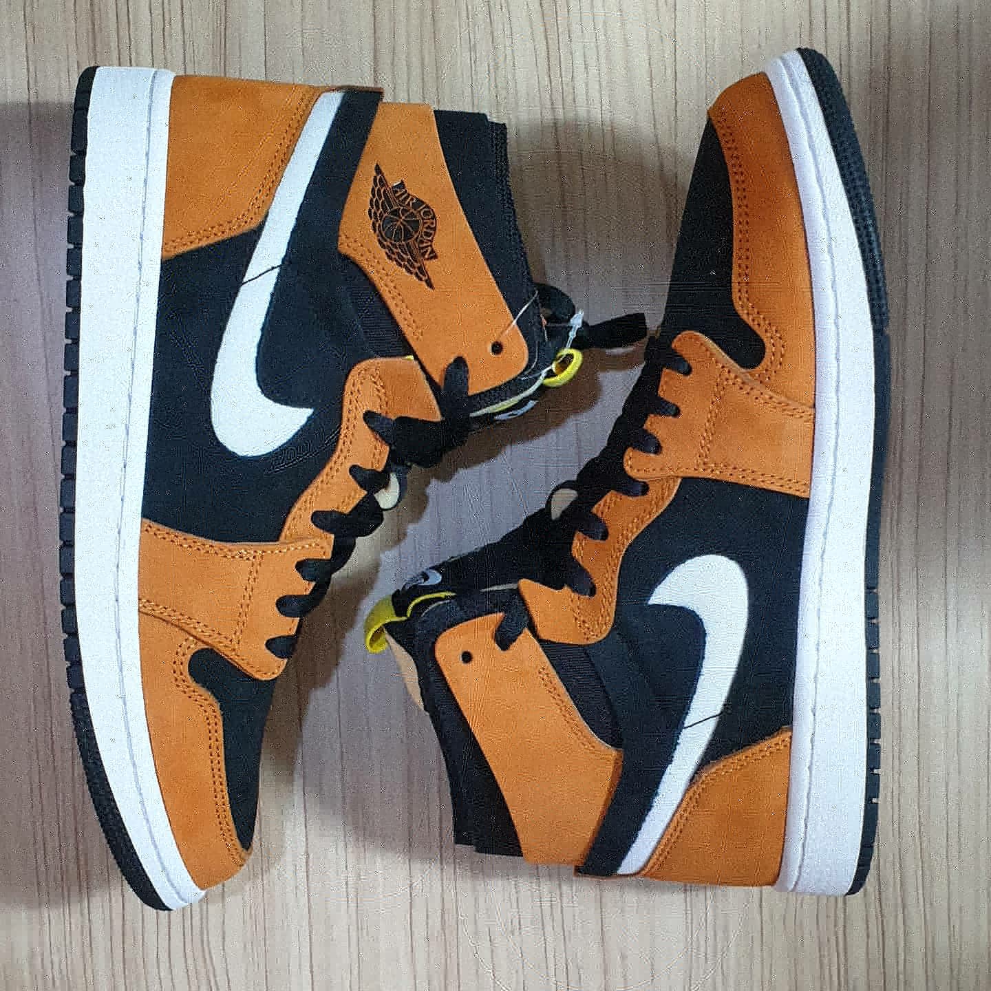 Jordan 1 Zoom Air CMFT Monarch Orange 착용 스타일 - 2