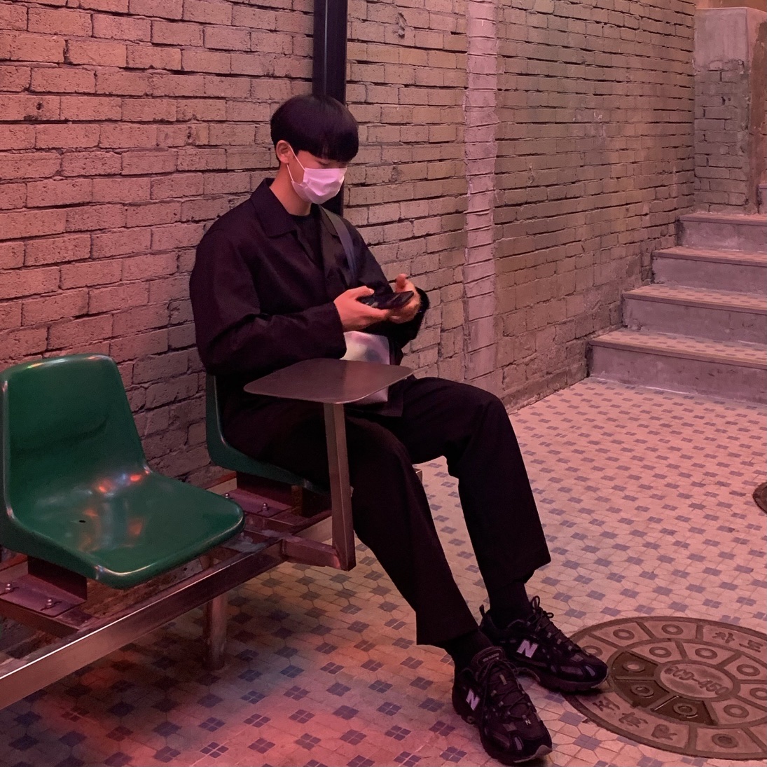 New Balance x Thisisneverthat 827 Black 착용 스타일