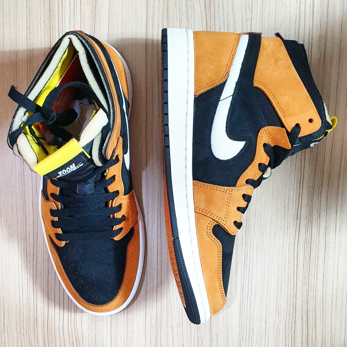 Jordan 1 Zoom Air CMFT Monarch Orange 착용 스타일 - 4