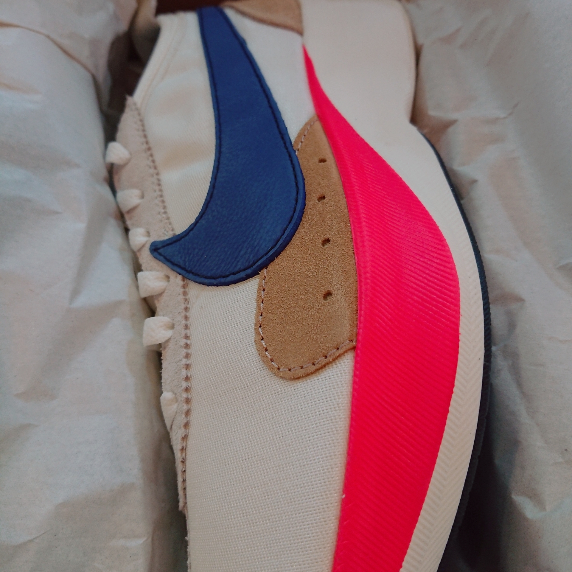 Nike Moon Racer Sail Solar Blue 착용 스타일