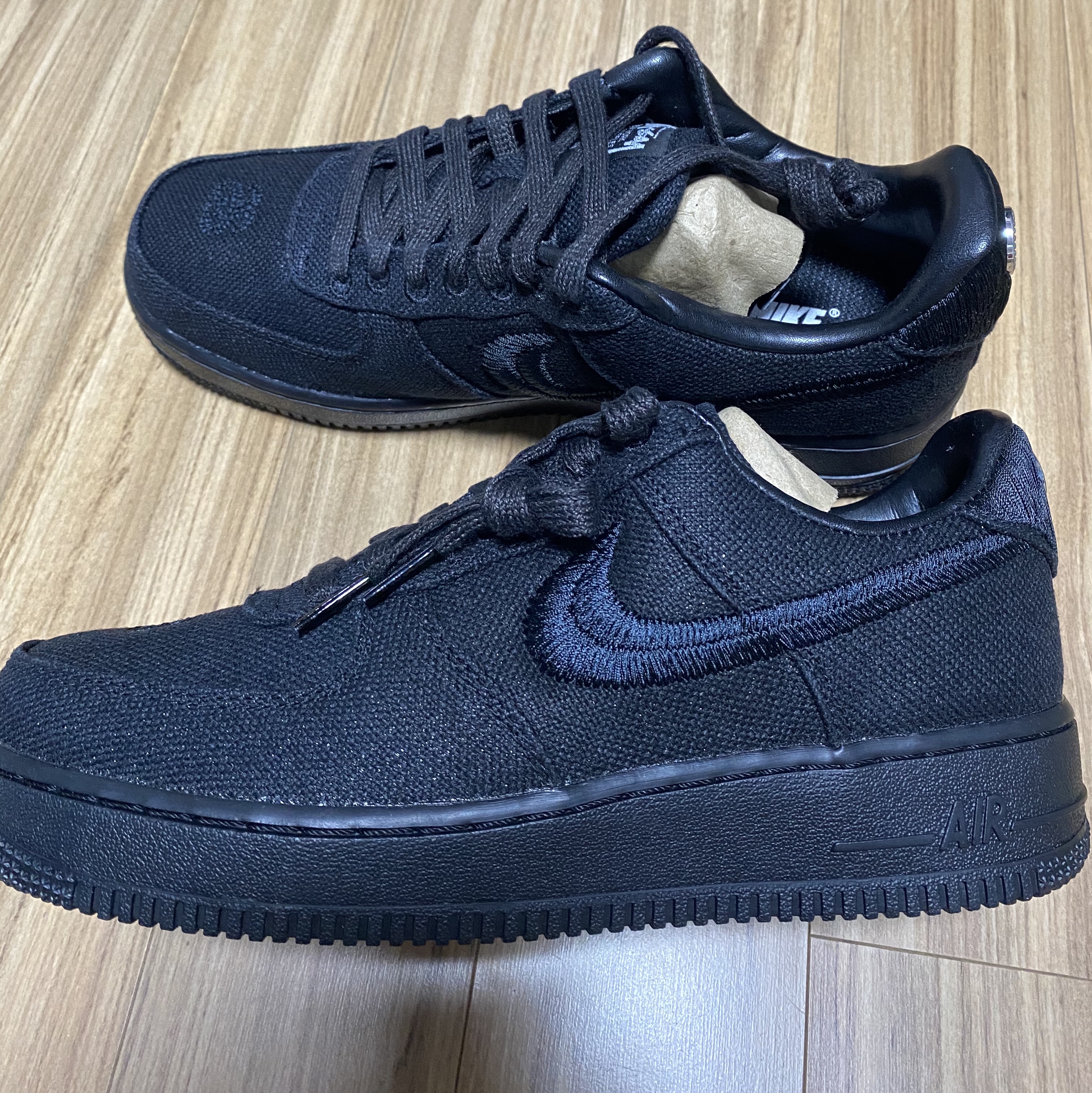 Nike x Stussy Air Force 1 Low Triple Black 착용 스타일