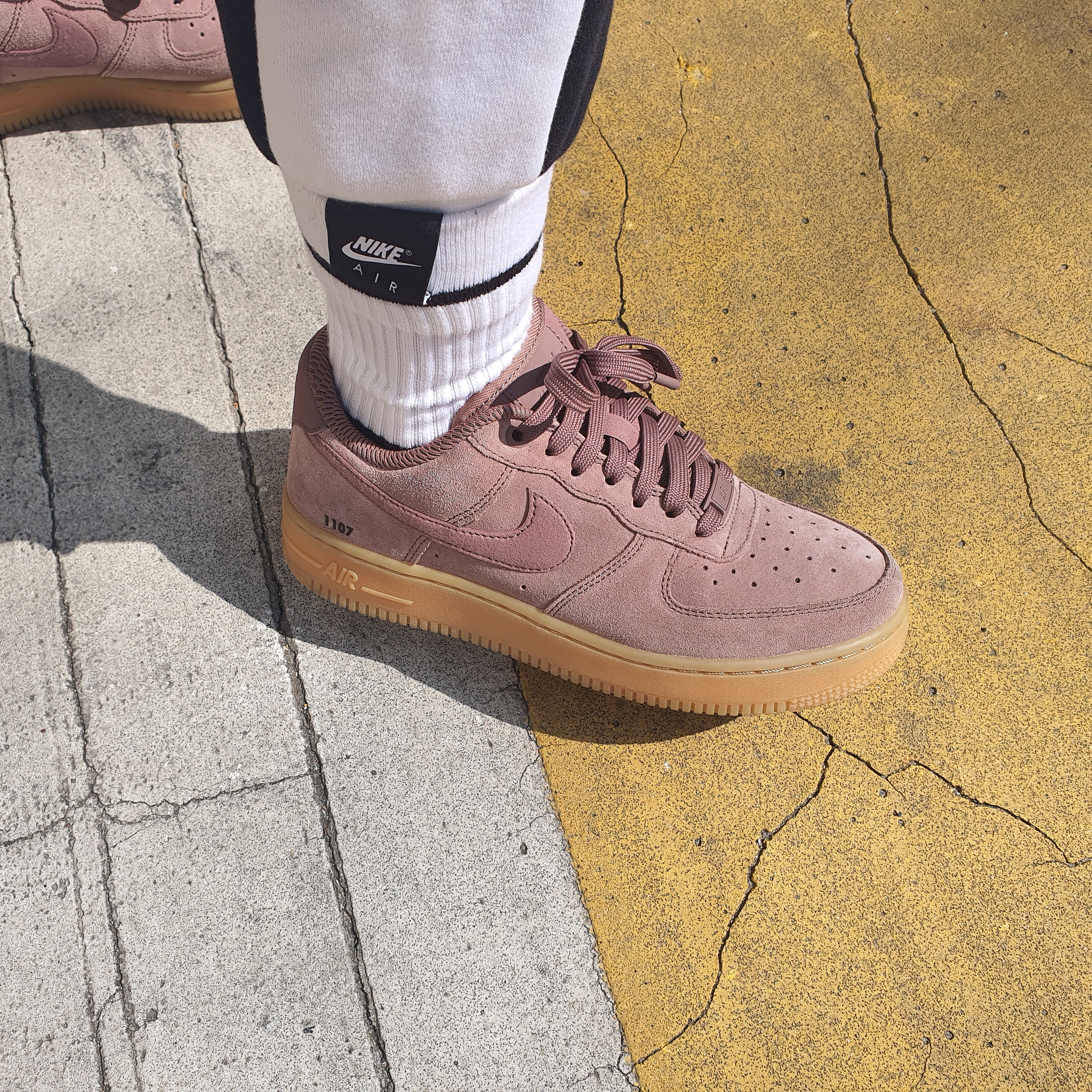 Nike Air Force 1 Low Retro SP Wheat Mocha 착용 스타일