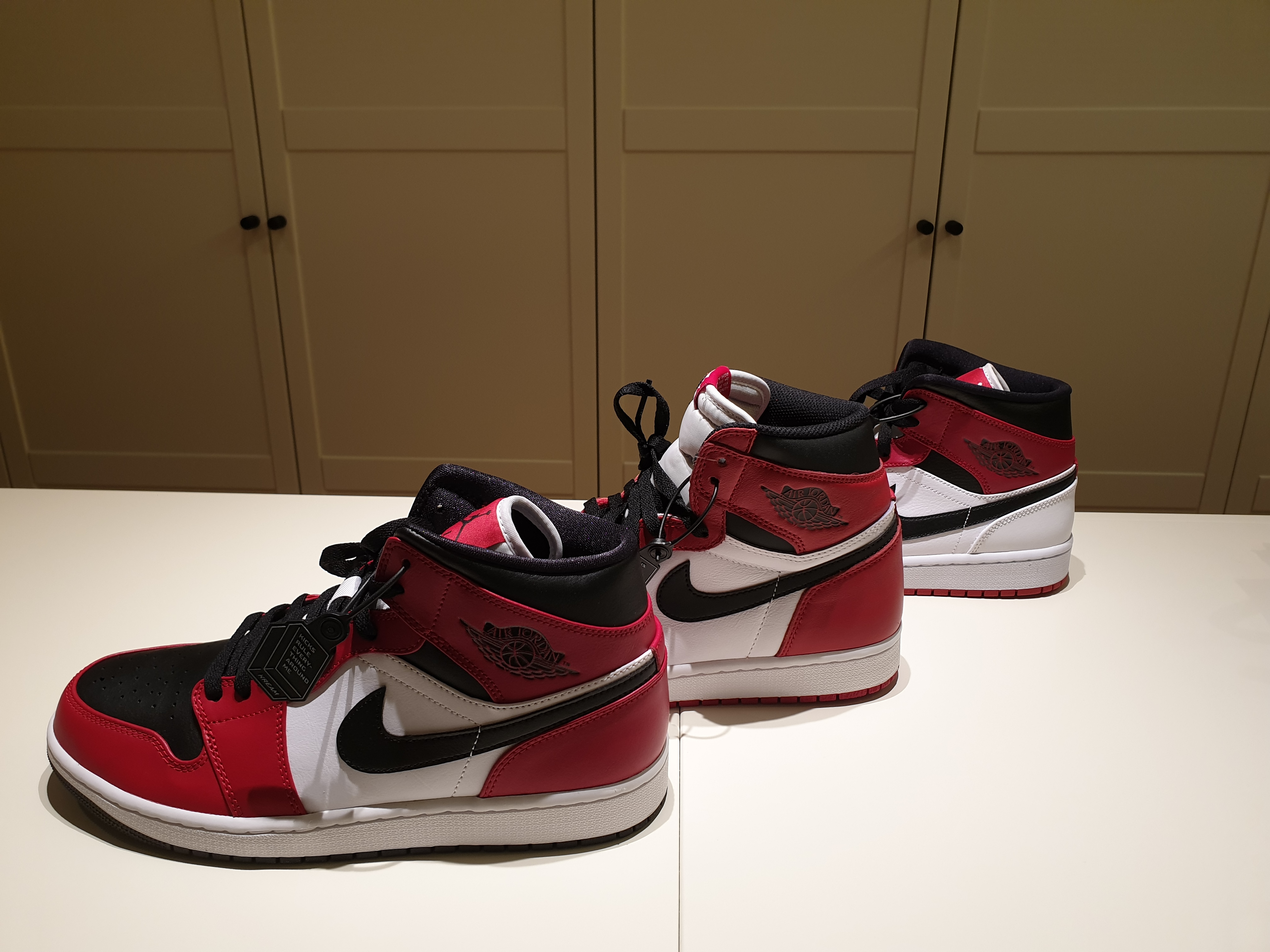 Jordan 1 Mid Chicago Black Toe, Jordan 1 Retro High OG Chicago 2015 착용 스타일