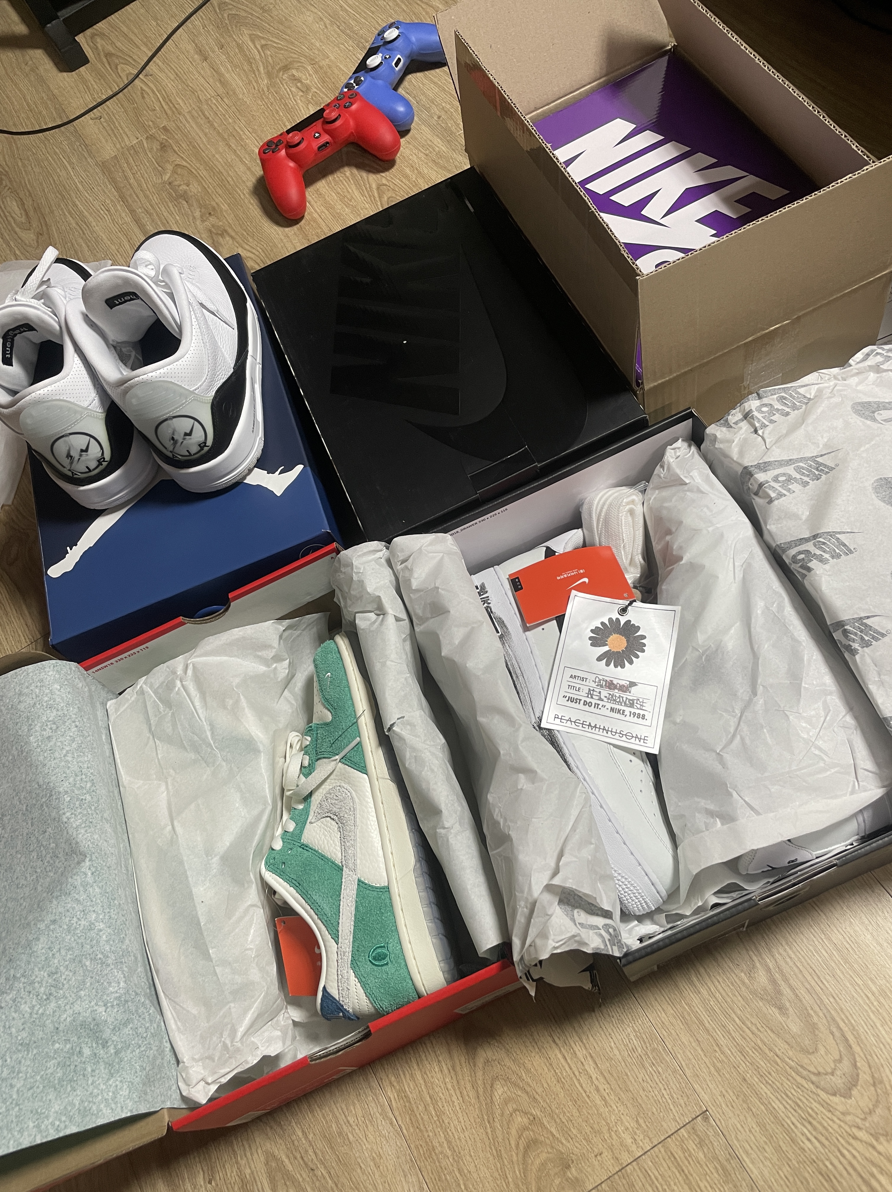 Jordan 3 x Fragment Retro SP White Black, Nike x Kasina Dunk Low Road Sign - Kasina Exclusive 착용 스타일