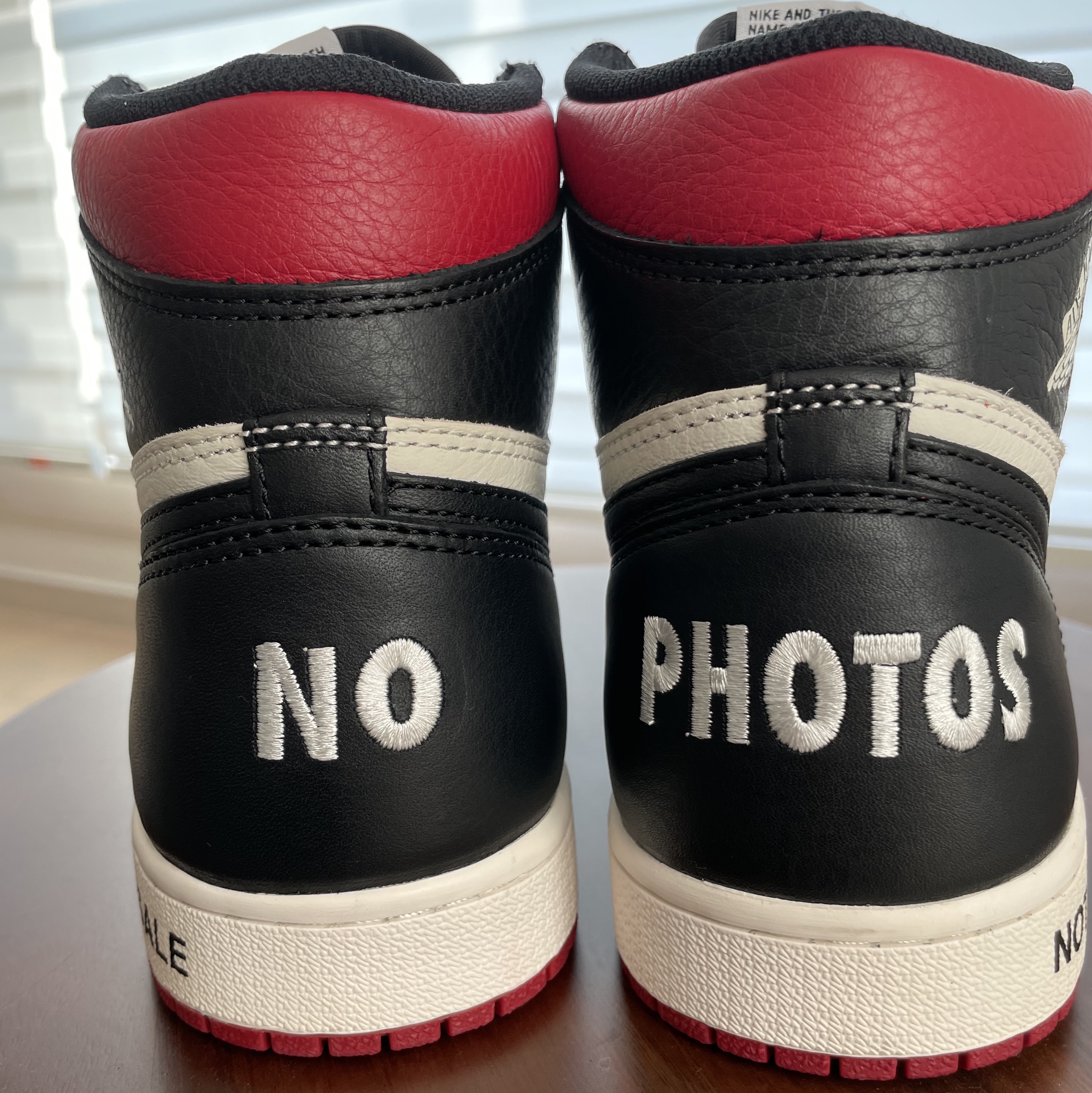 Jordan 1 Retro High Not for Resale Varsity Red 착용 스타일 - 3