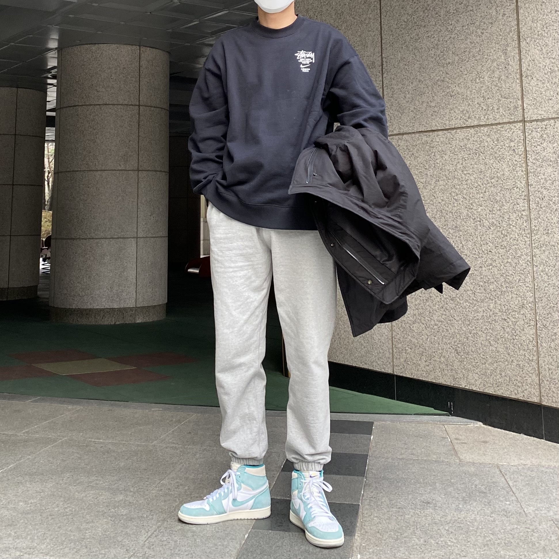 Nike x Stussy NRG ZR Fleece Crewneck Black - US/EU, Jordan 1 Retro High OG Turbo Green 착용 스타일 - 1