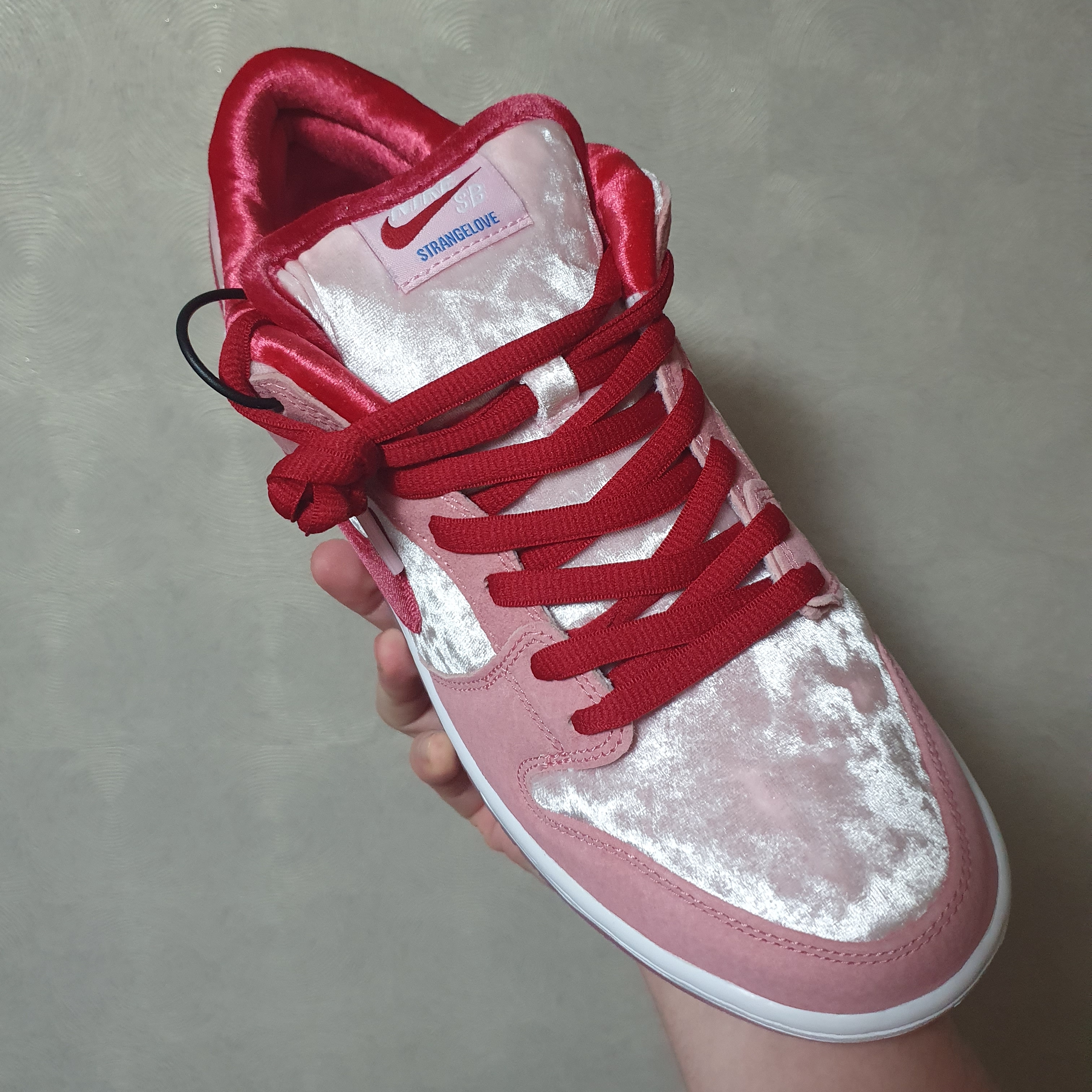 Nike x StrangeLove SB Dunk Low Pink (Regular Box) 착용 스타일 - 3
