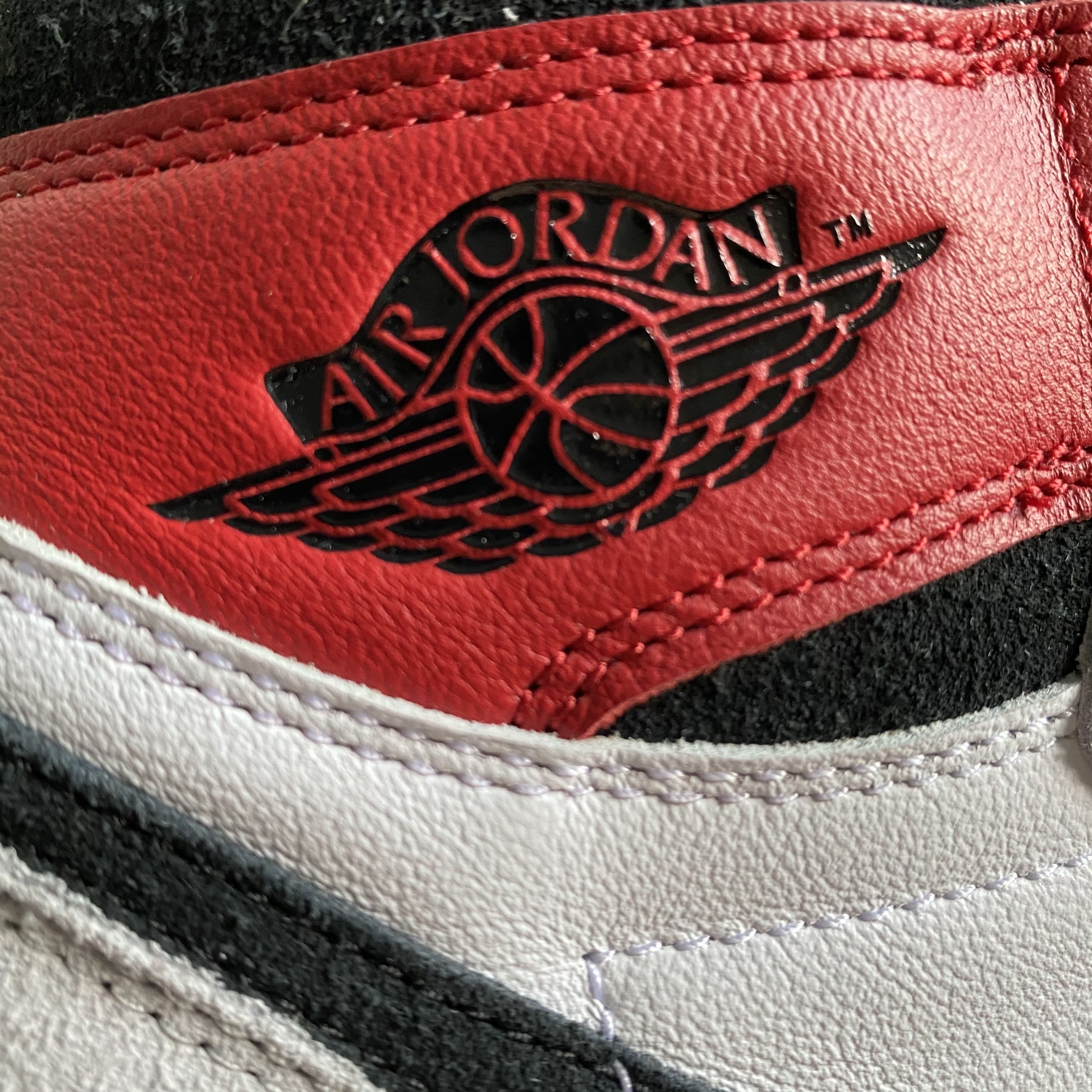 Jordan 1 Retro High OG Light Smoke Grey 착용 스타일 - 2