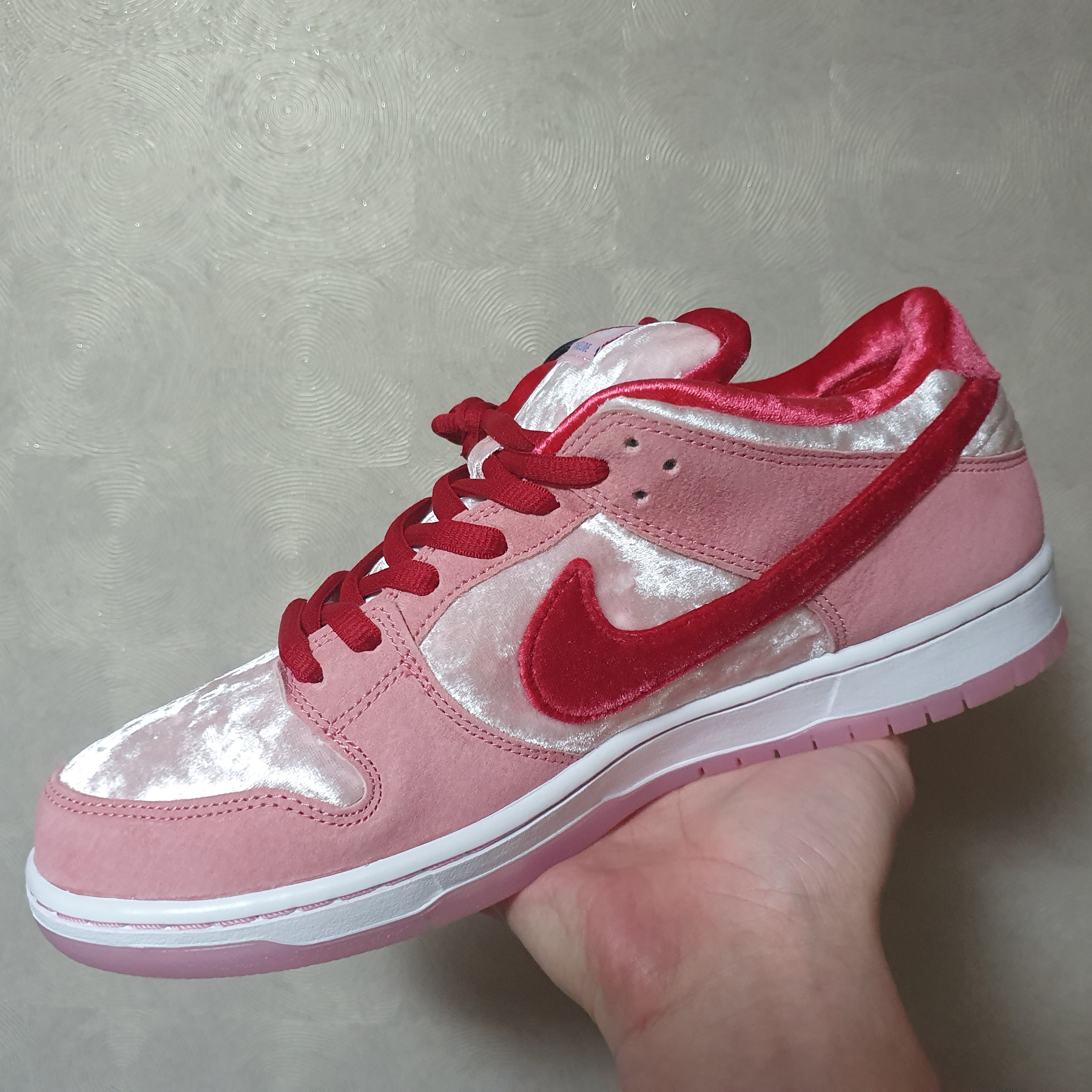 Nike x StrangeLove SB Dunk Low Pink (Regular Box) 착용 스타일 - 2