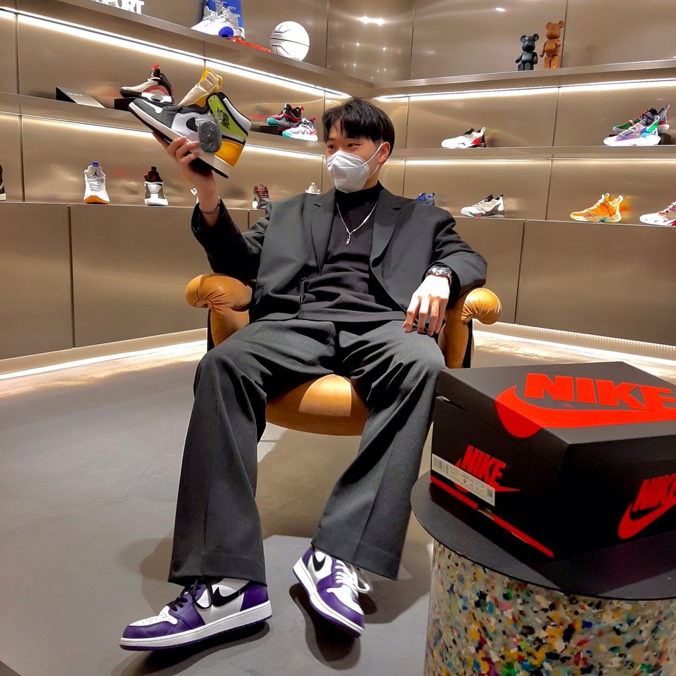 Jordan 1 Retro High OG Volt Gold, Jordan 1 Retro High OG Court Purple 2020 착용 스타일