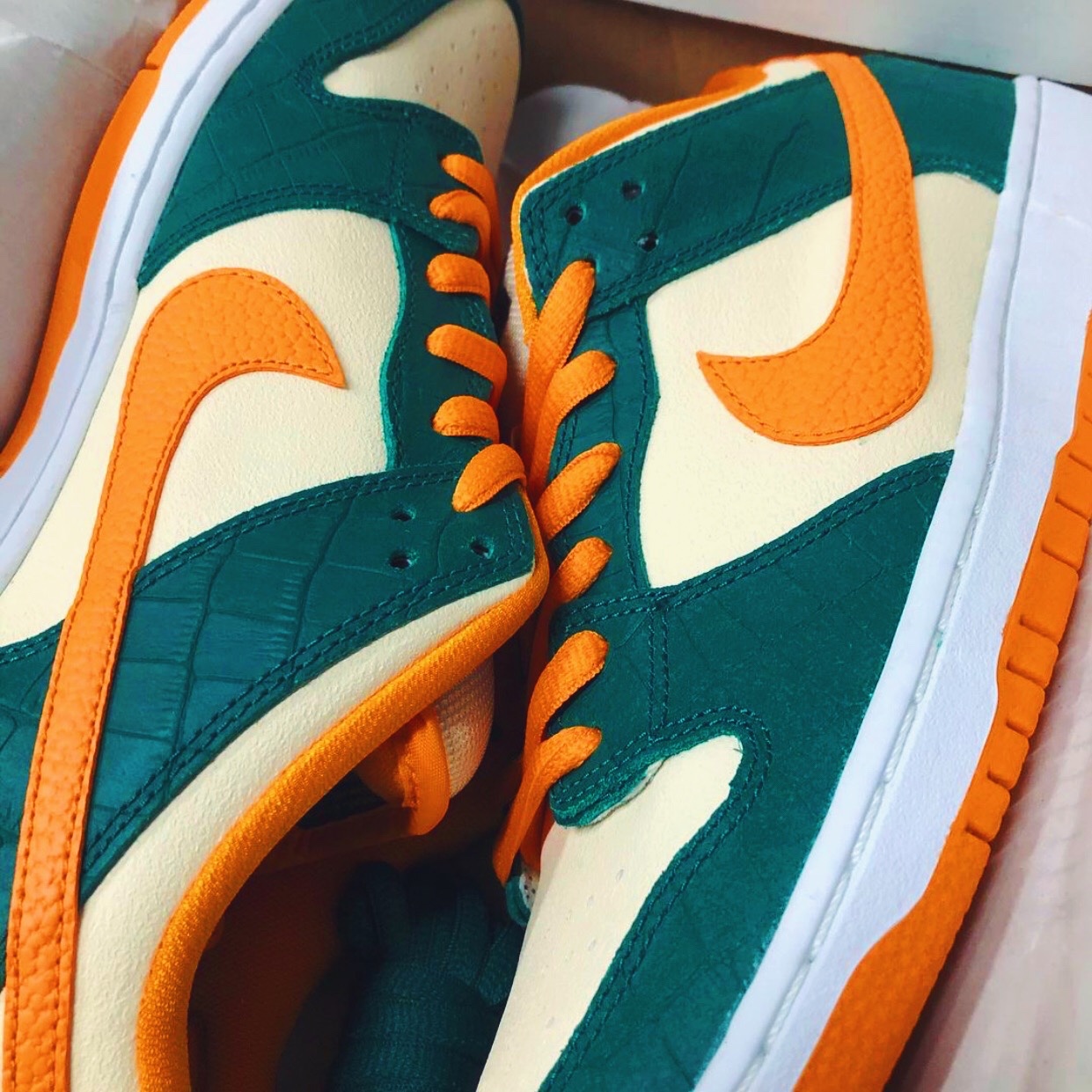 Nike Dunk SB Low Legion Pine Kumquat 착용 스타일
