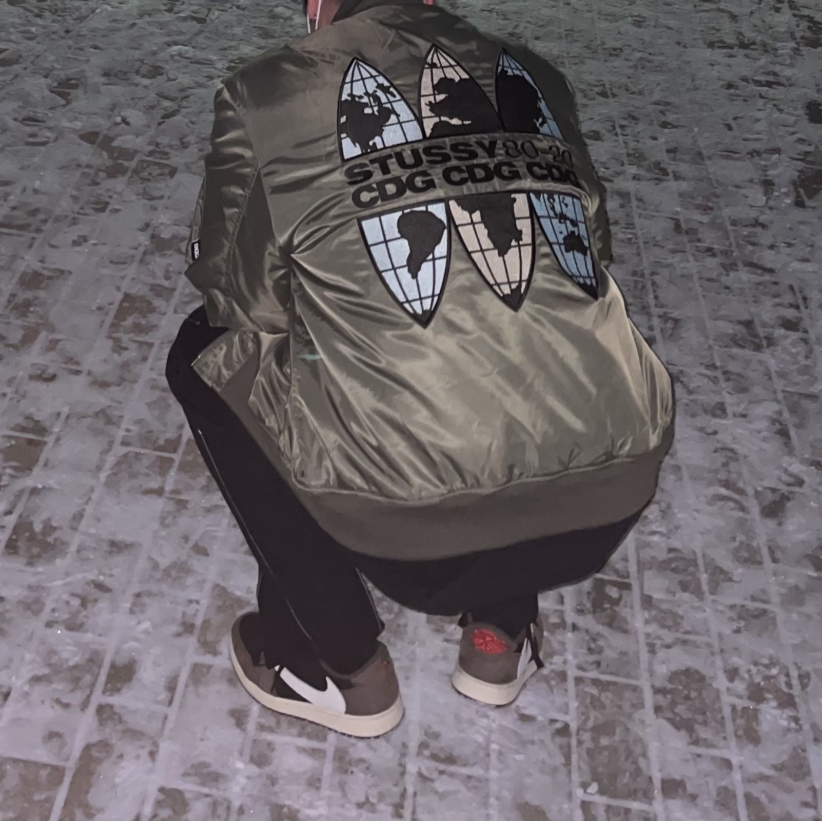 Jordan 1 x Travis Scott Retro Low OG SP Mocha, Stussy x CDG MA-1 Jacket Olive 착용 스타일