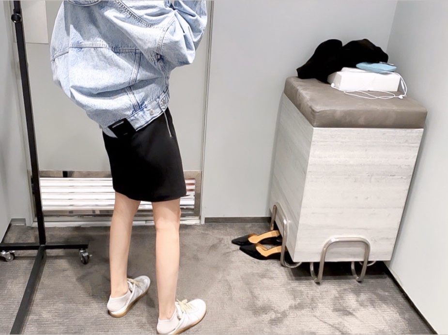 (W) Maison Margiela Replica Cut-Out Sneakers Light Grey 착용 스타일