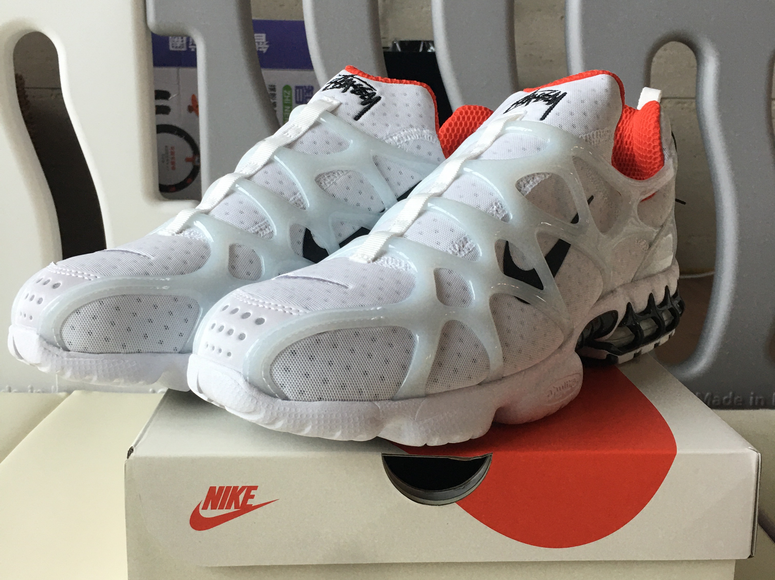 Nike x Stussy Air Zoom Spiridon Cage 2 Fossil, Nike x Stussy Air Zoom Spiridon Kukini White 착용 스타일 - 4