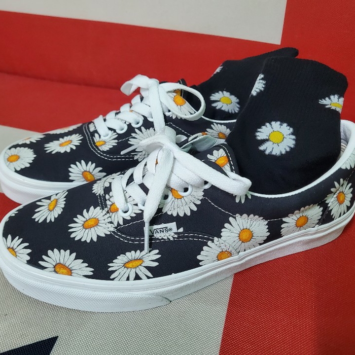 Vans Era Big Daisies Black 착용 스타일 - 2