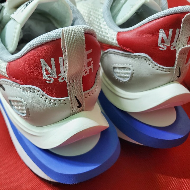 Nike x Sacai VaporWaffle Royal Fuchsia 착용 스타일 - 5