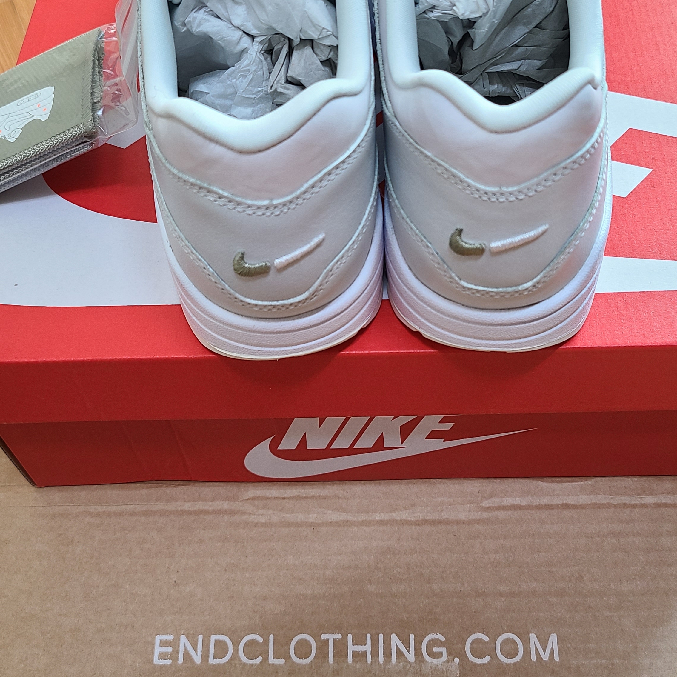 Nike Air Max 1 Asparagus 착용 스타일 - 2