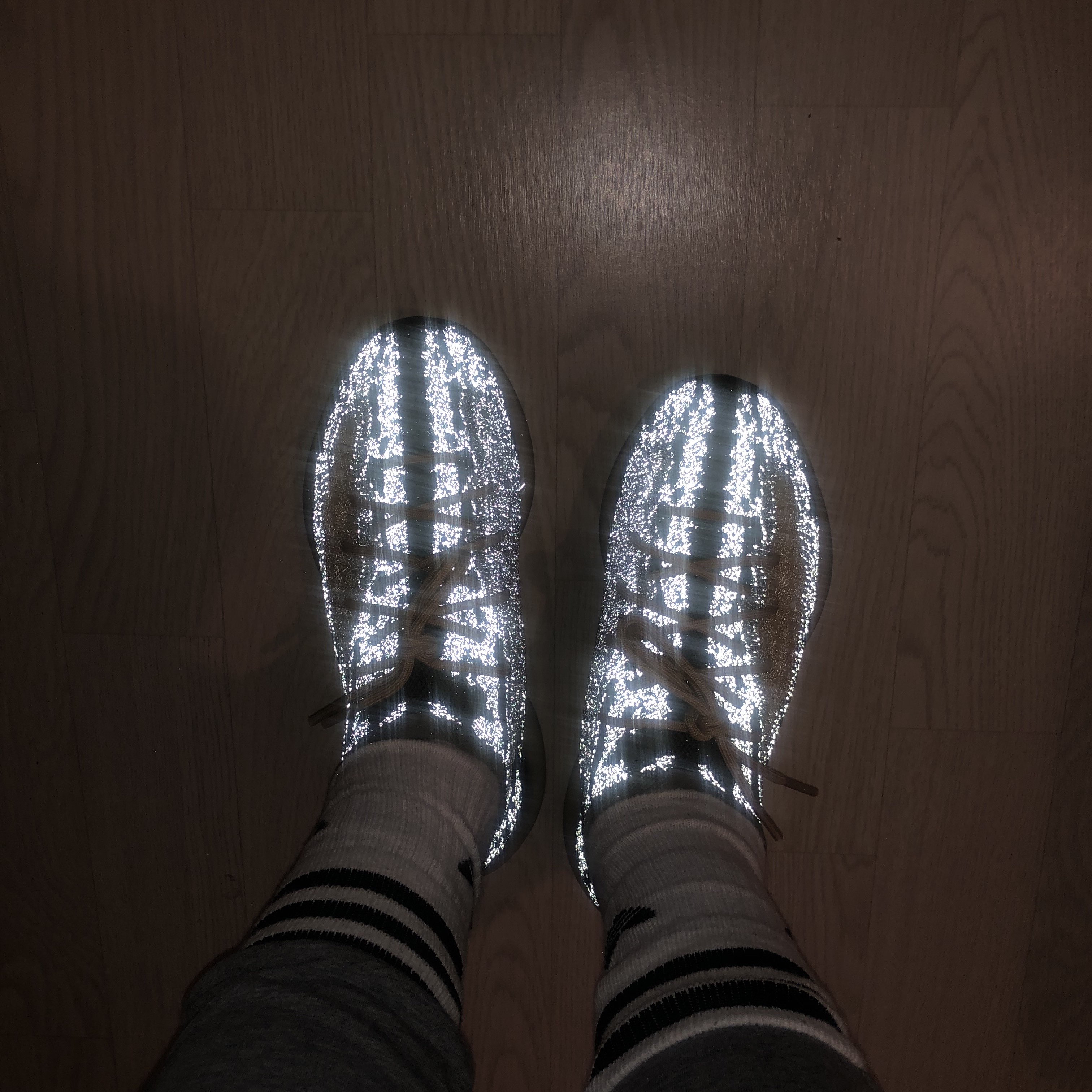 Adidas Yeezy Boost 380 Alien, Adidas Yeezy Boost 380 Mist - Non-Reflective 착용 스타일 - 3