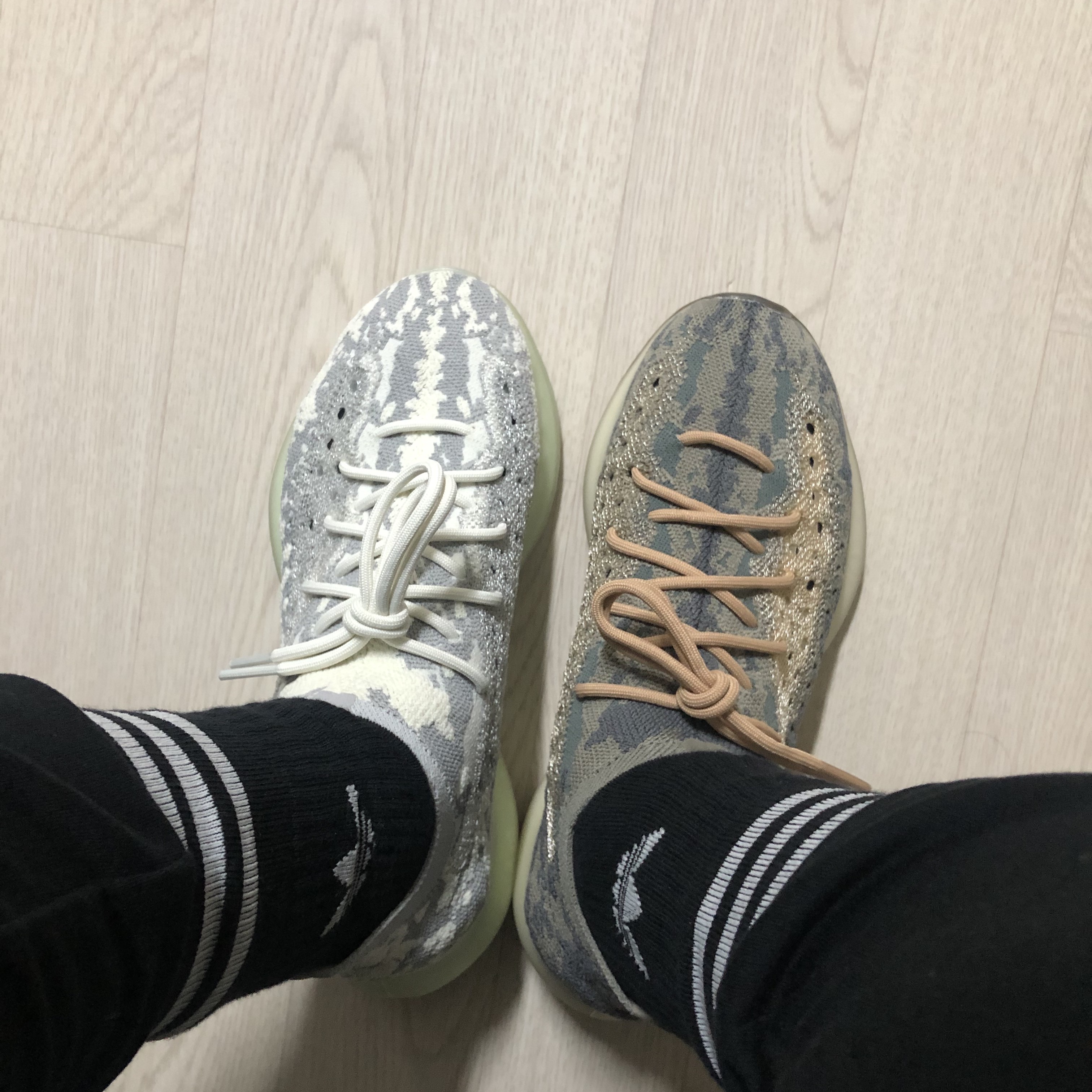 Adidas Yeezy Boost 380 Alien, Adidas Yeezy Boost 380 Mist - Non-Reflective 착용 스타일 - 2