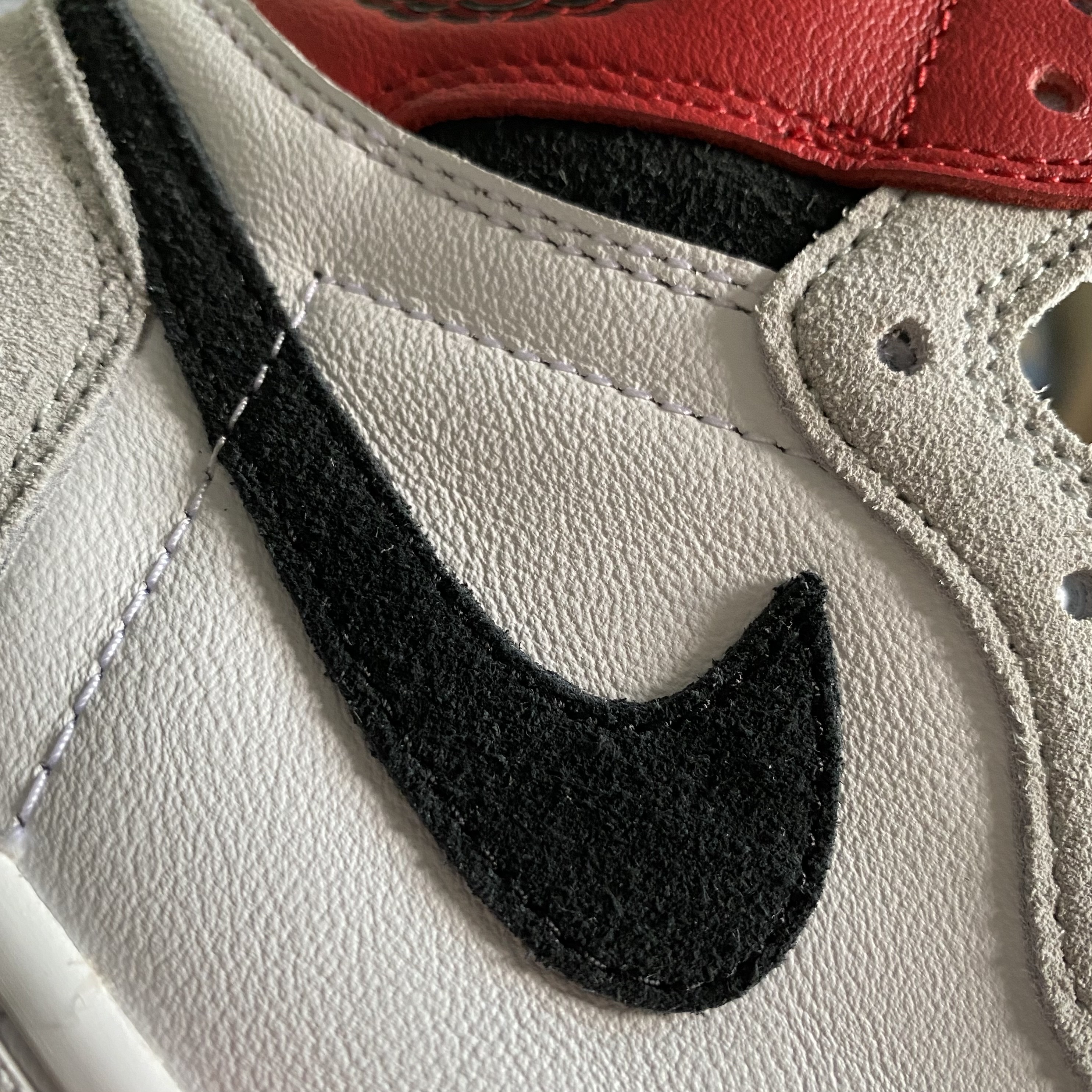 Jordan 1 Retro High OG Light Smoke Grey 착용 스타일 - 1