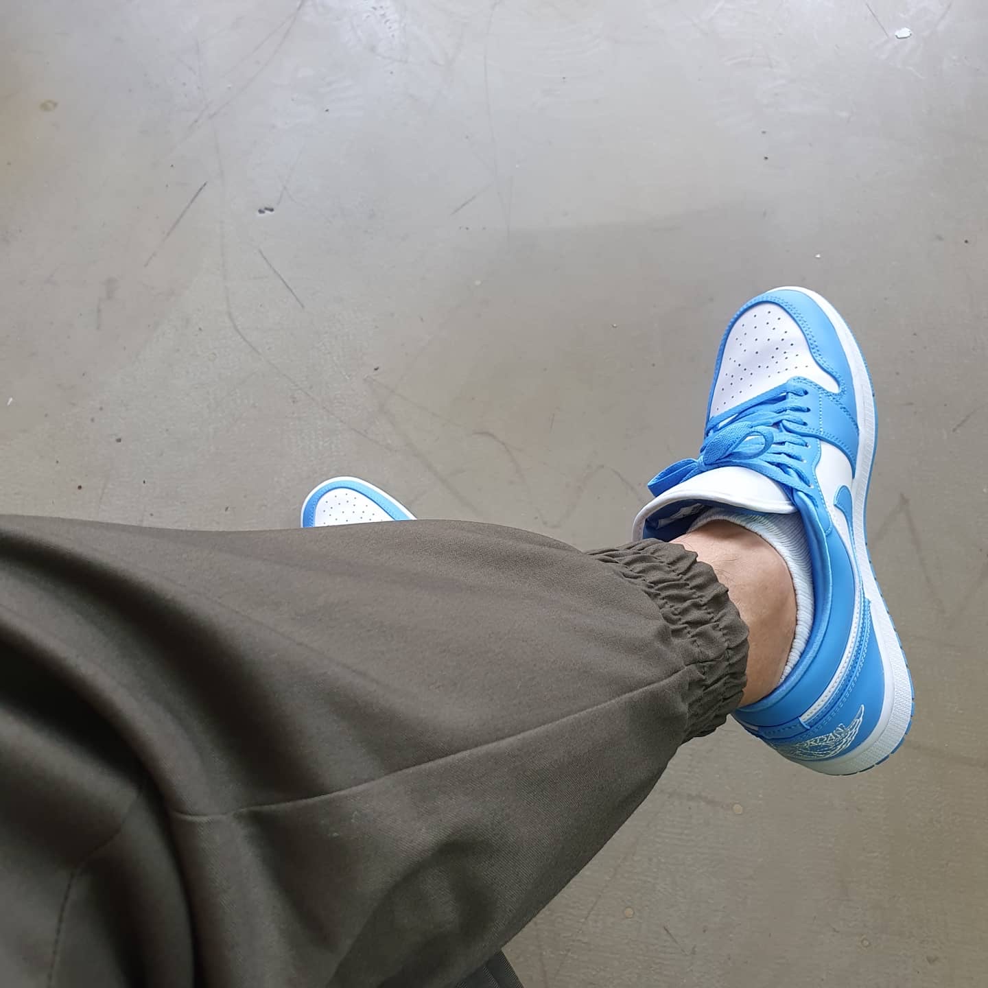 (W) Jordan 1 Low UNC University Blue 착용 스타일