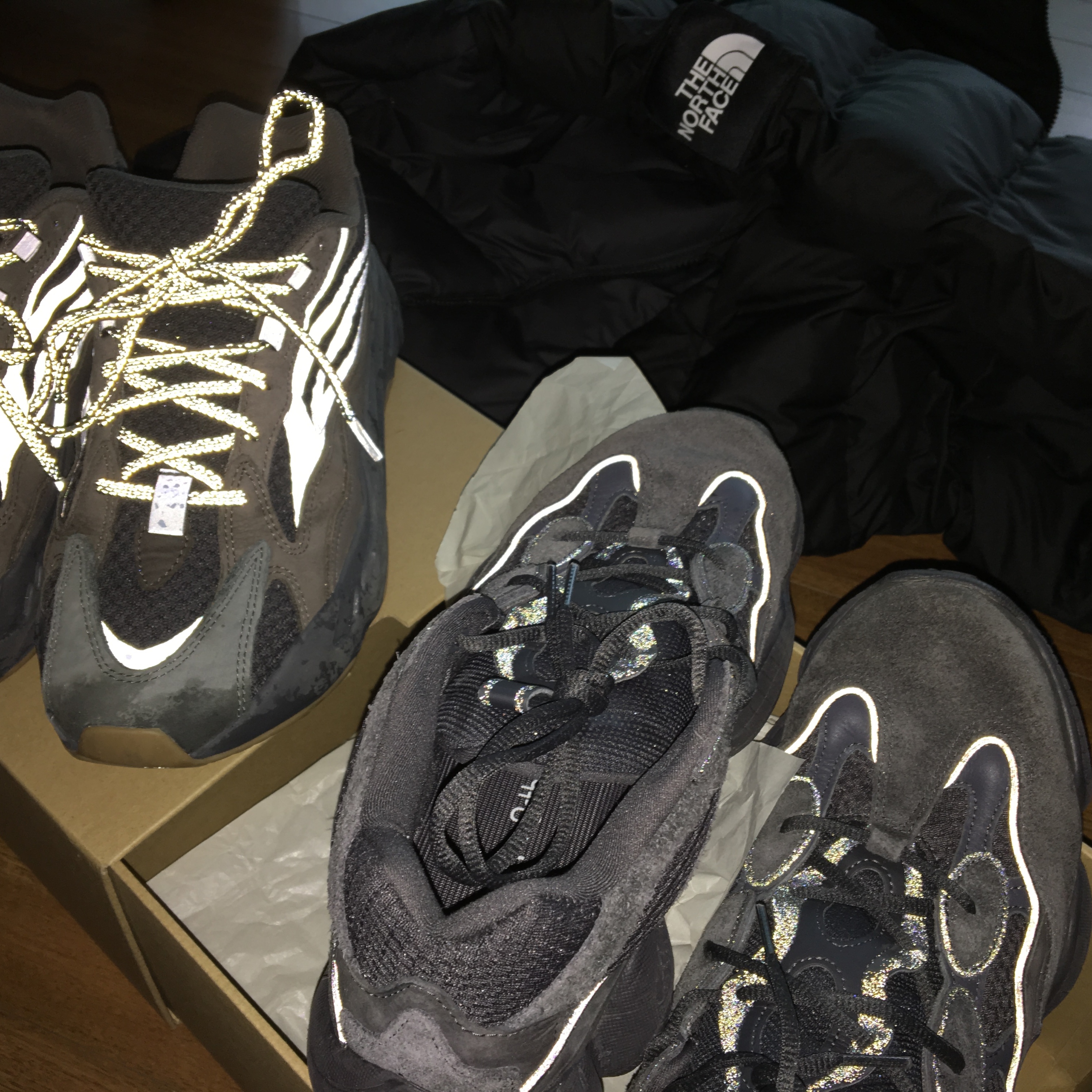 Adidas Yeezy Boost 700 V2 Geode, Adidas Yeezy 500 Utility Black 2018/2020 착용 스타일