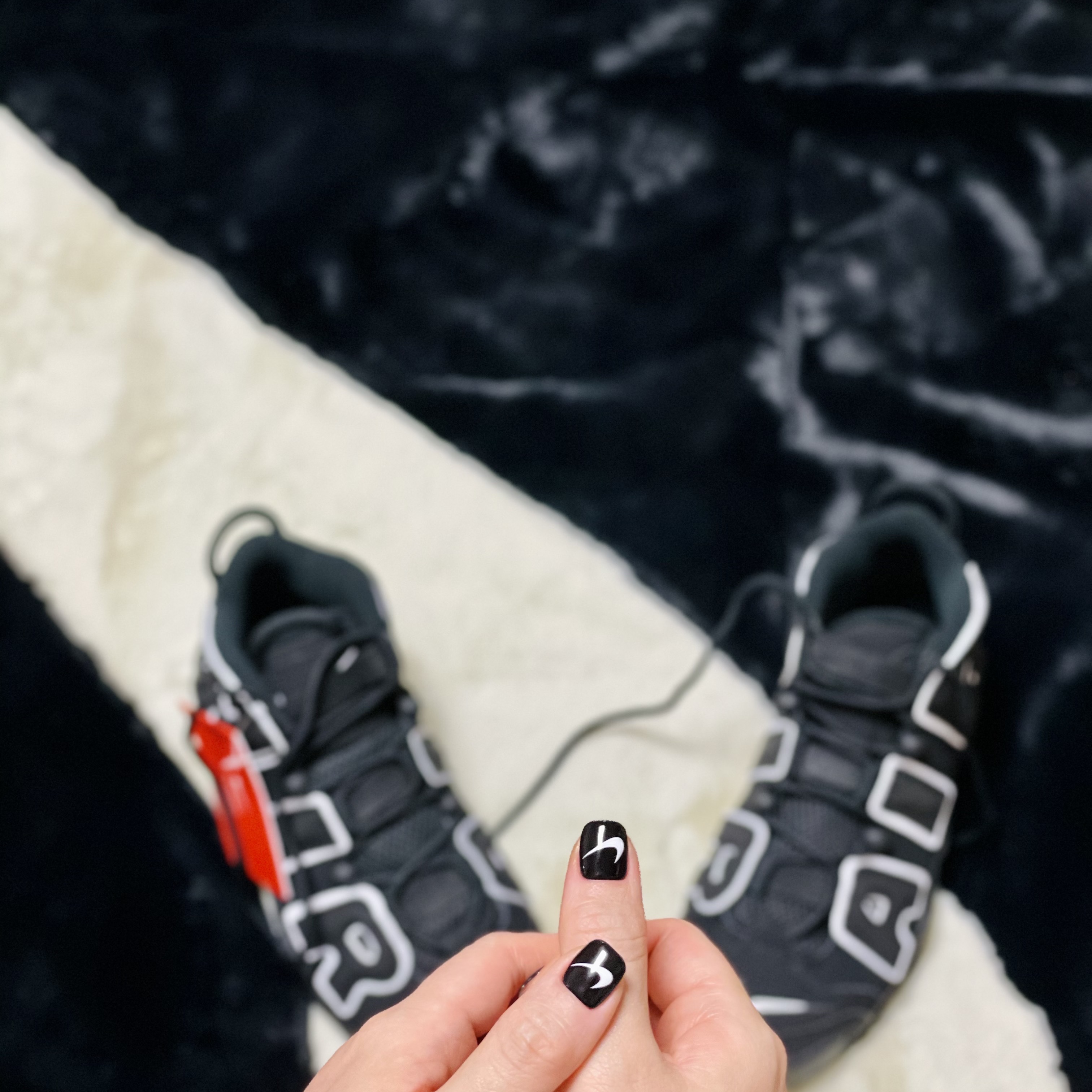 Nike Air More Uptempo Black White 2020 착용 스타일