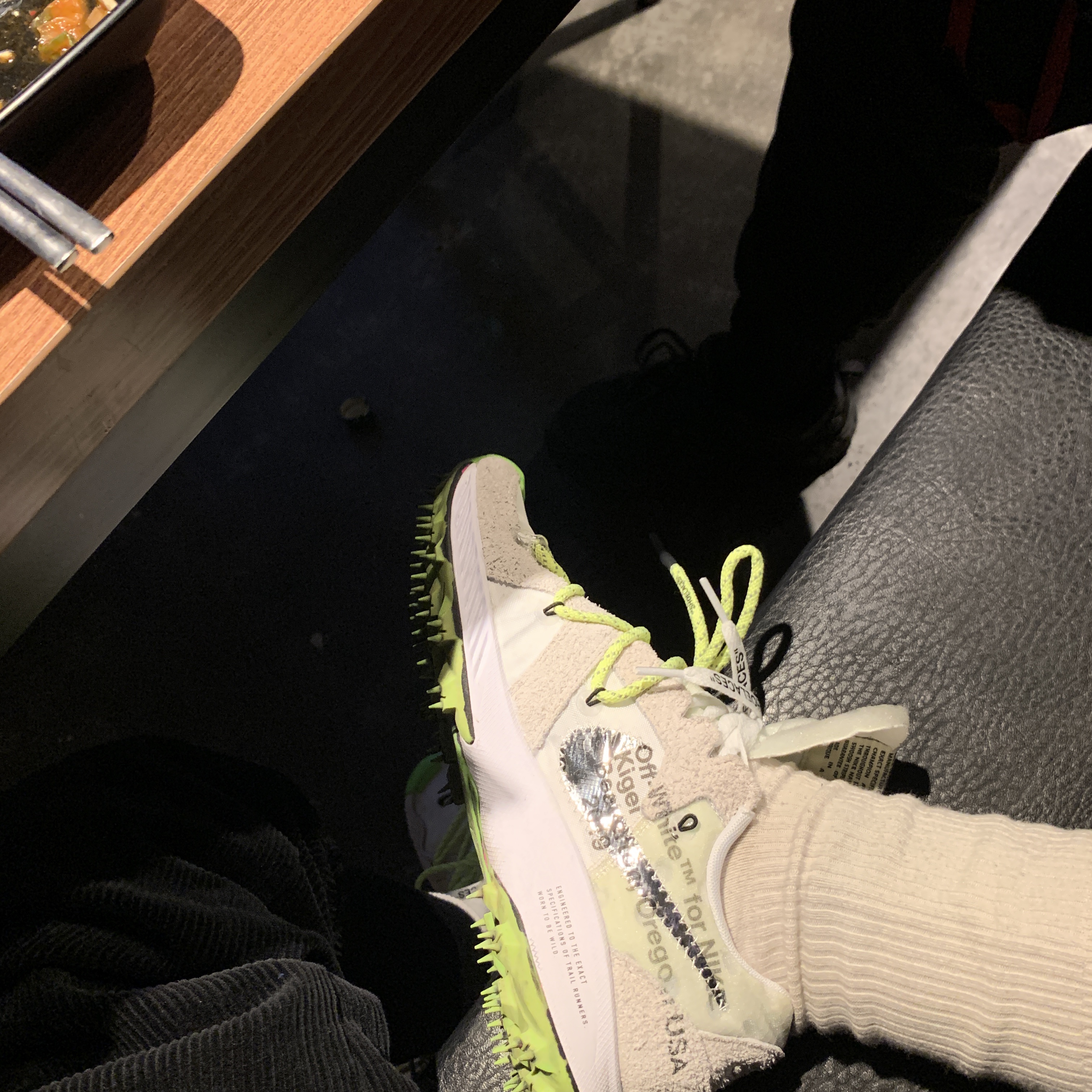 Nike x Off-White Dunk Low Pine Green, Jordan 1 Mid Chicago Black Toe 착용 스타일 - 4