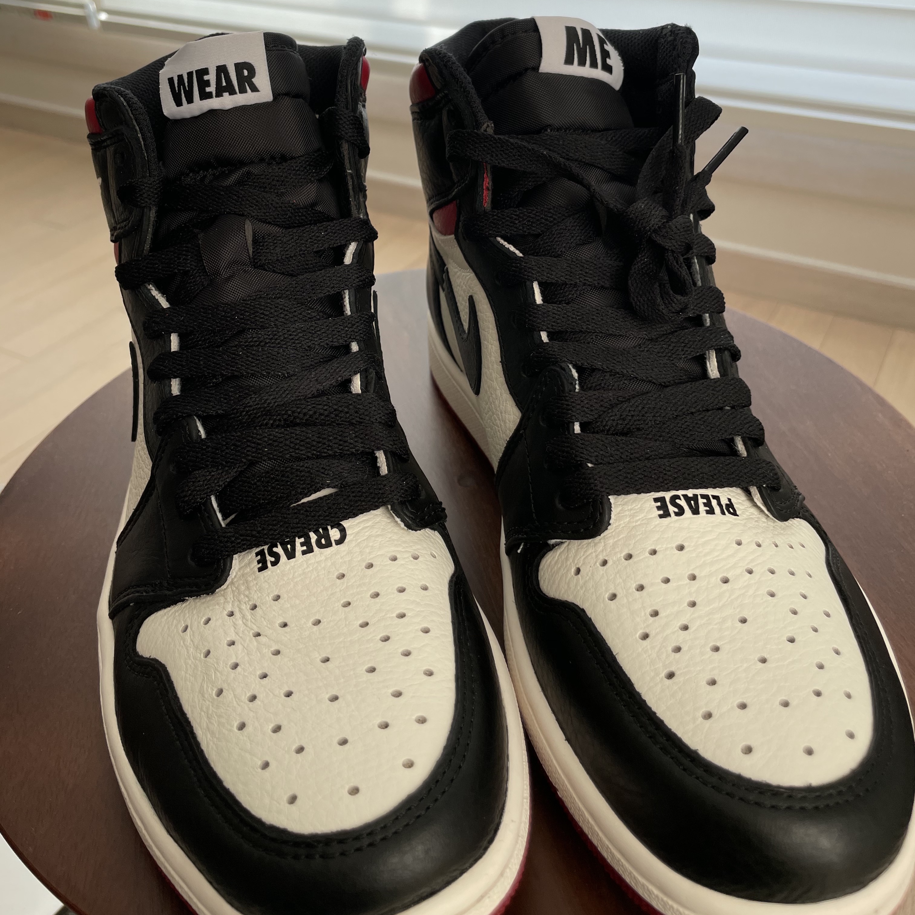 Jordan 1 Retro High Not for Resale Varsity Red 착용 스타일 - 2