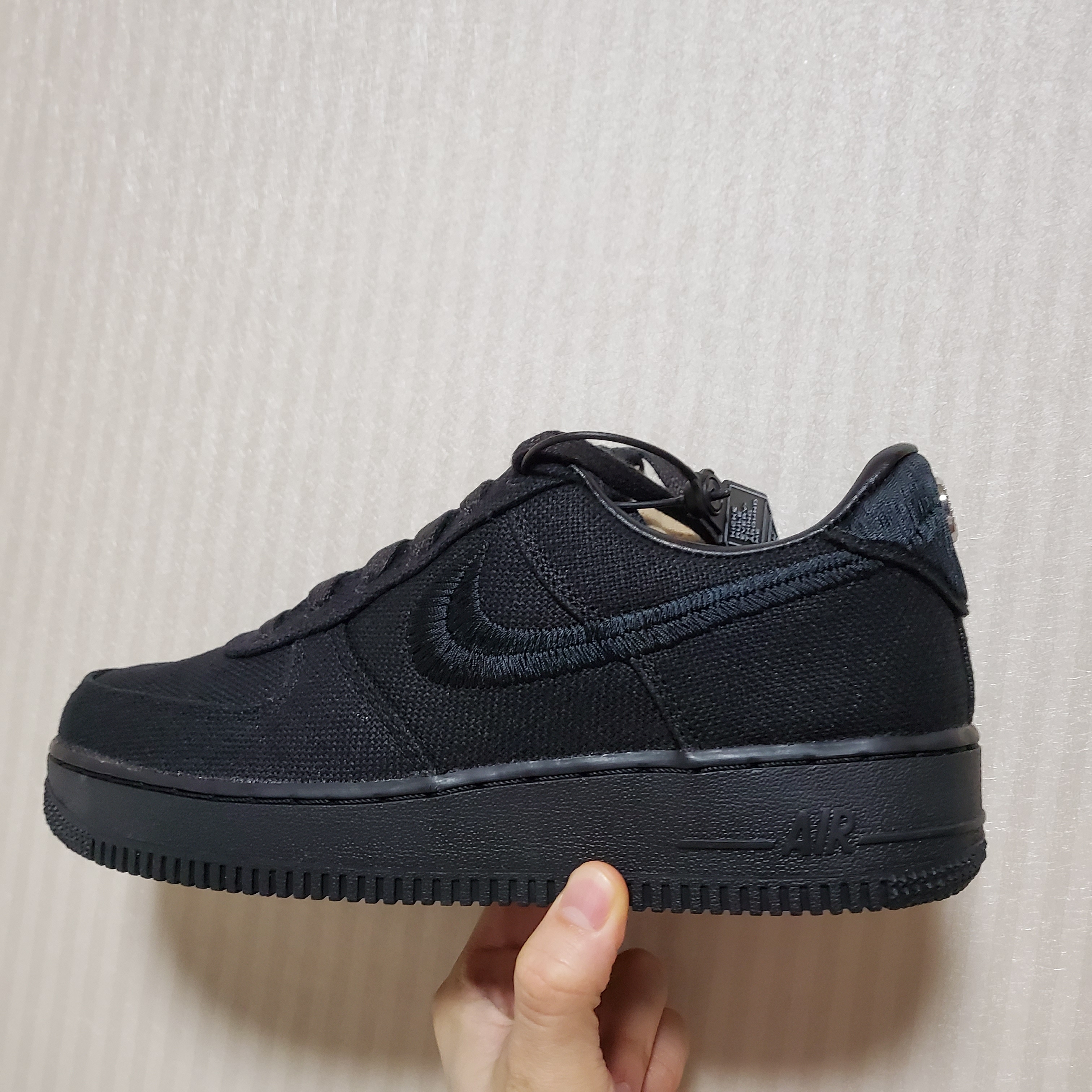 Nike x Stussy Air Force 1 Low Triple Black 착용 스타일