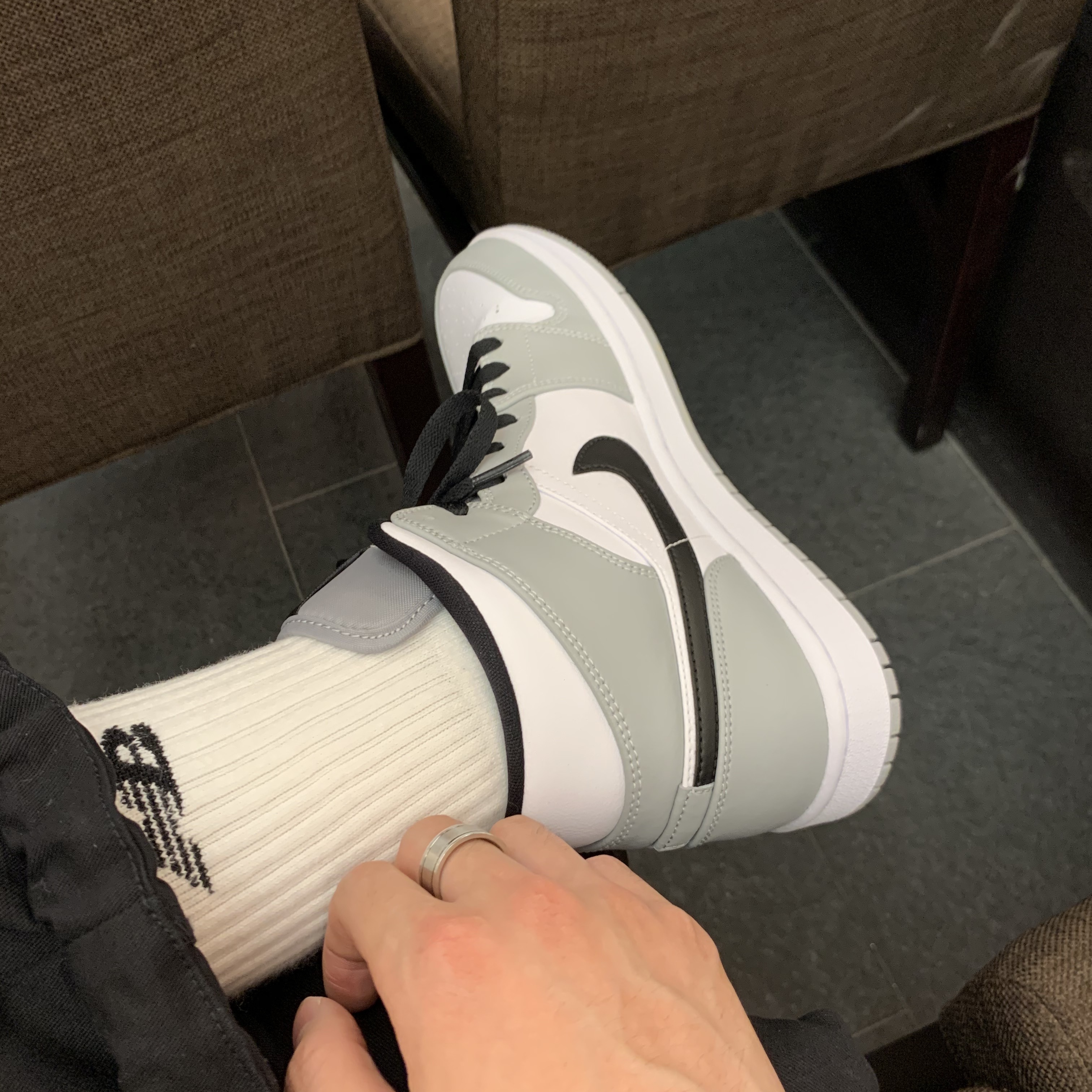 Nike x Off-White Dunk Low Pine Green, Jordan 1 Mid Chicago Black Toe 착용 스타일 - 3