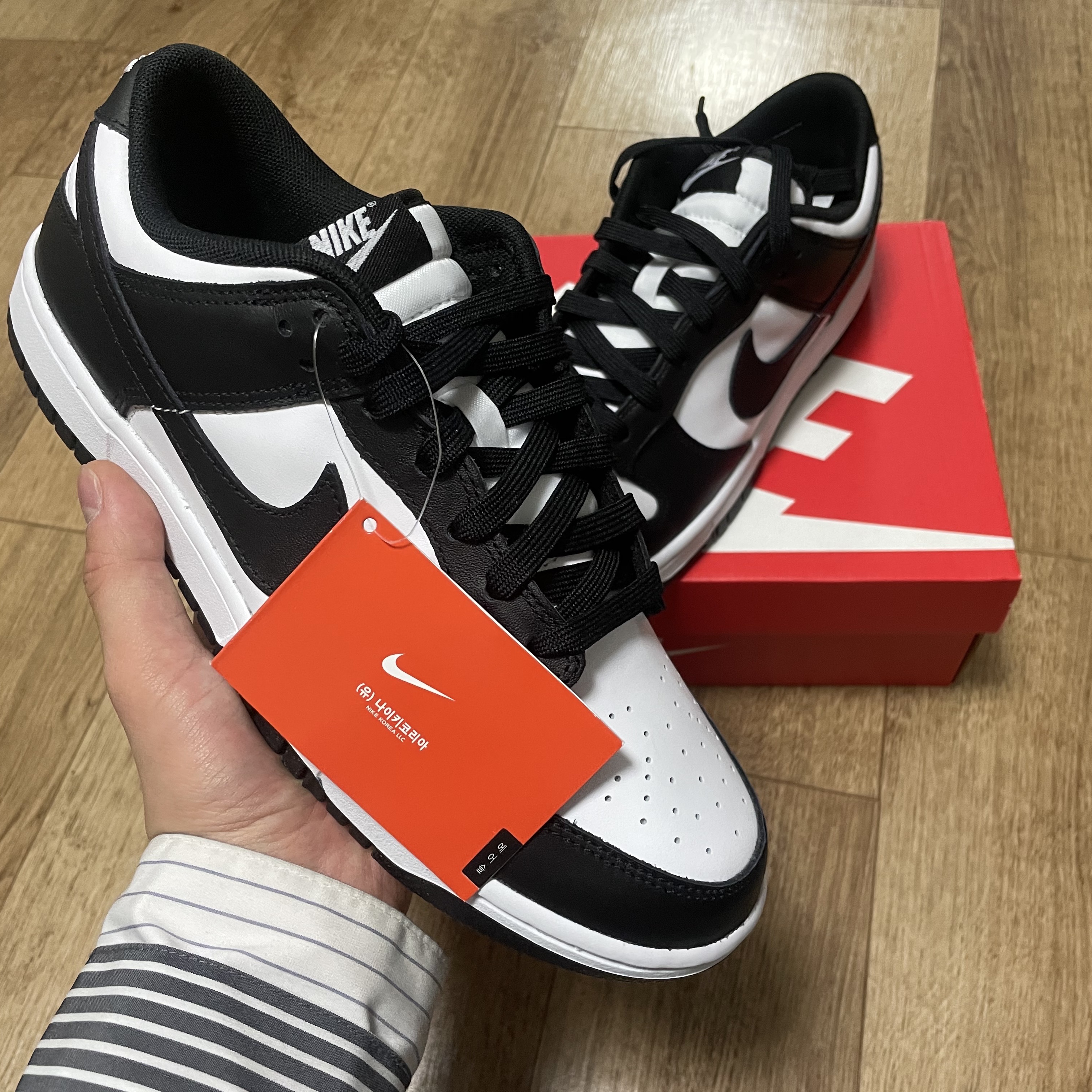 Nike Dunk Low Retro Black 착용 스타일 - 1