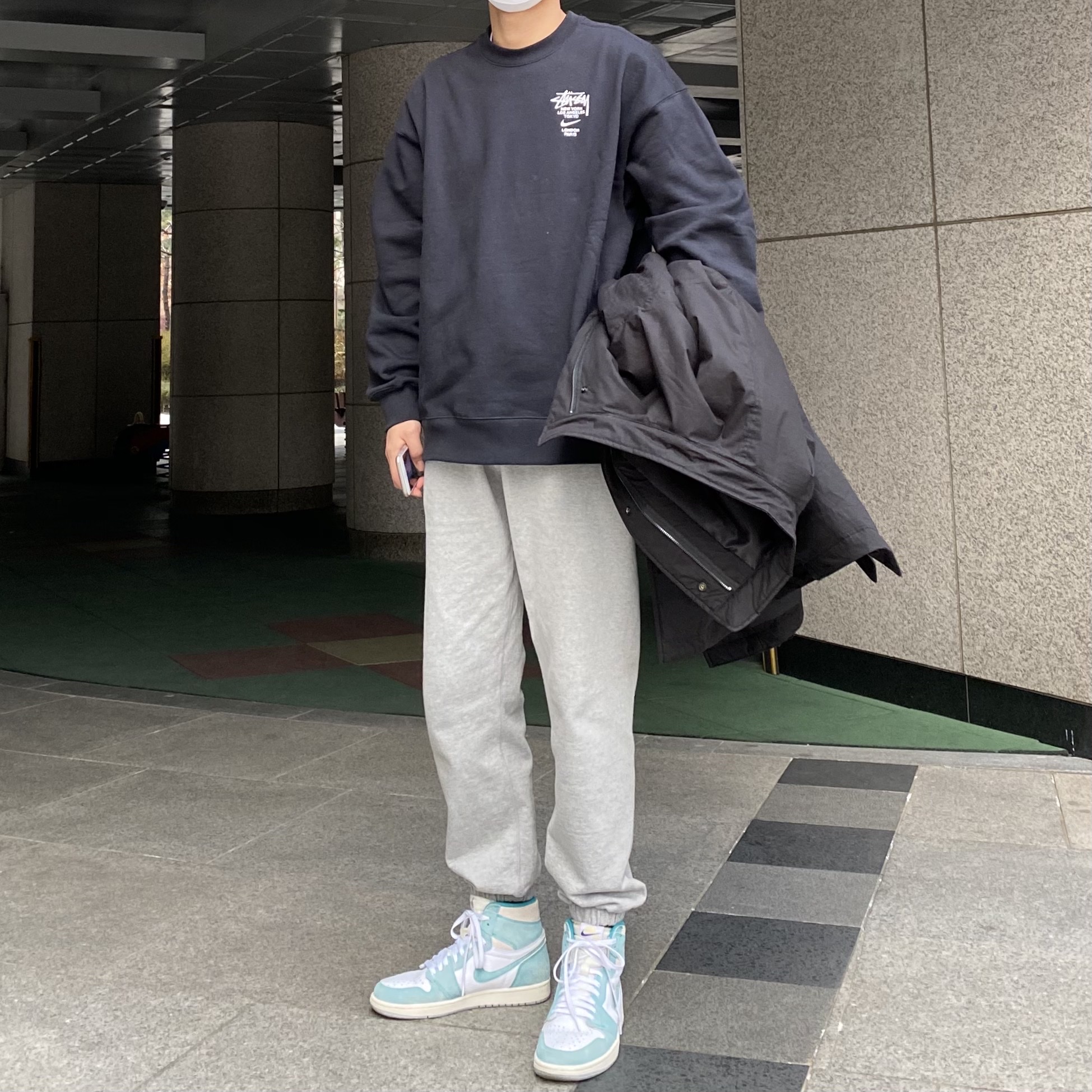 Nike x Stussy NRG ZR Fleece Crewneck Black - US/EU, Jordan 1 Retro High OG Turbo Green 착용 스타일 - 2