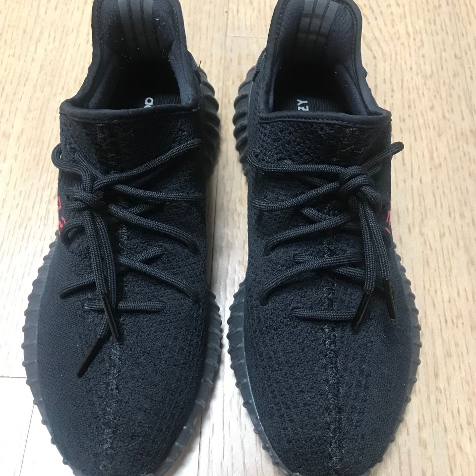 Adidas Yeezy Boost 350 V2 Zebra 2017/2019/2020, Adidas Yeezy Boost 350 V2 Black Red 2020 착용 스타일 - 2